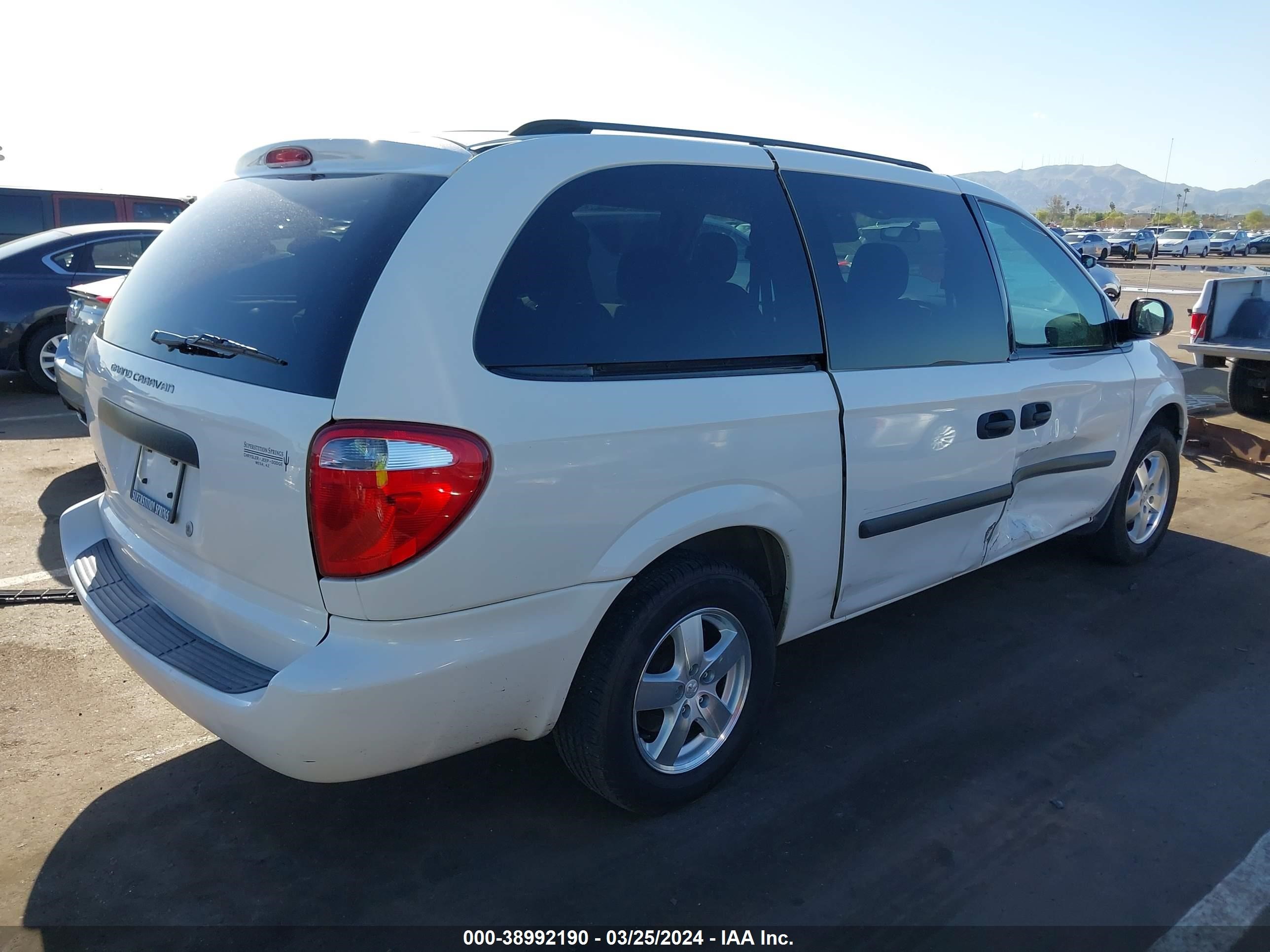 Photo 3 VIN: 1D4GP24R26B587039 - DODGE CARAVAN 