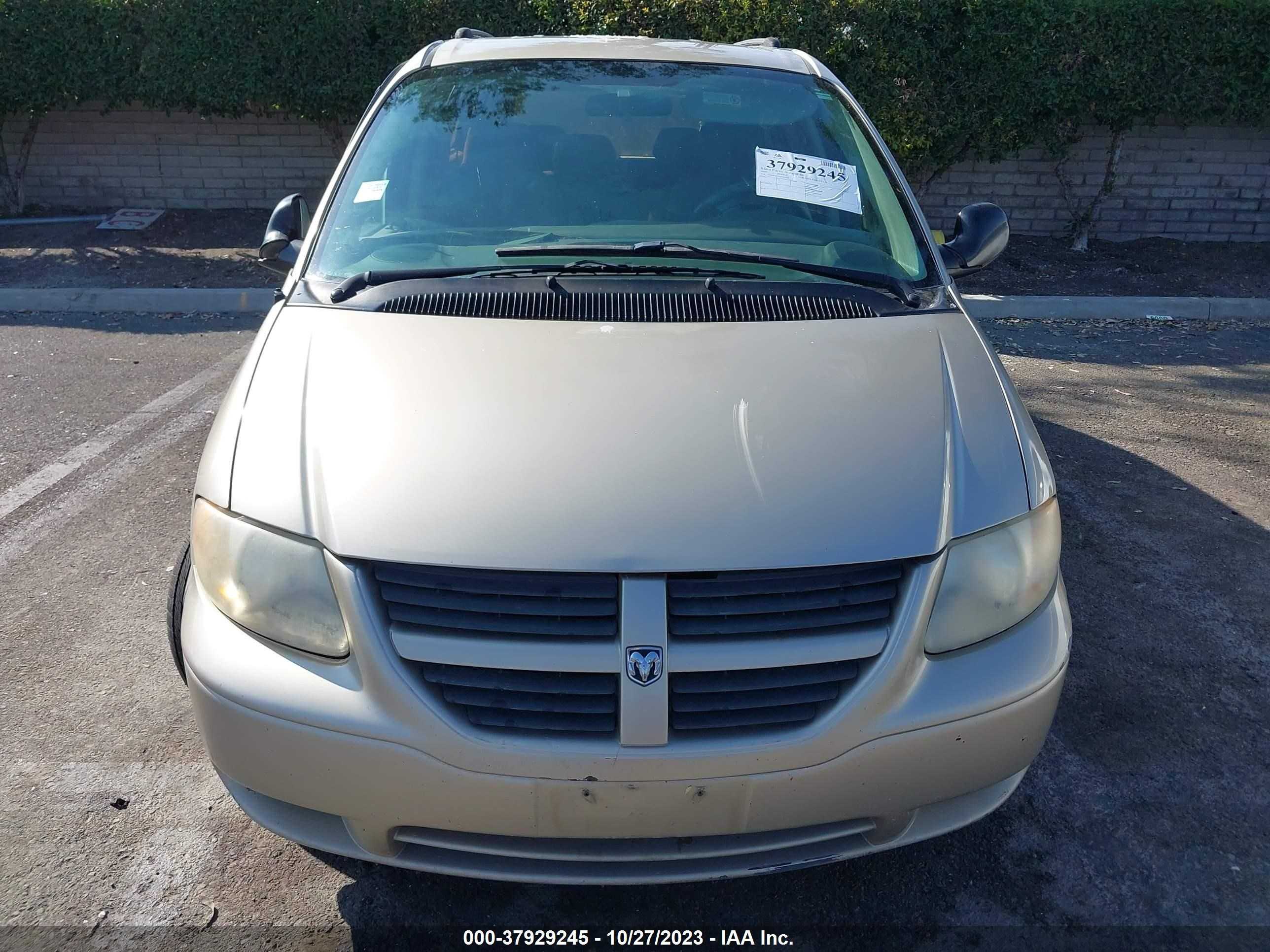 Photo 11 VIN: 1D4GP24R35B167529 - DODGE CARAVAN 