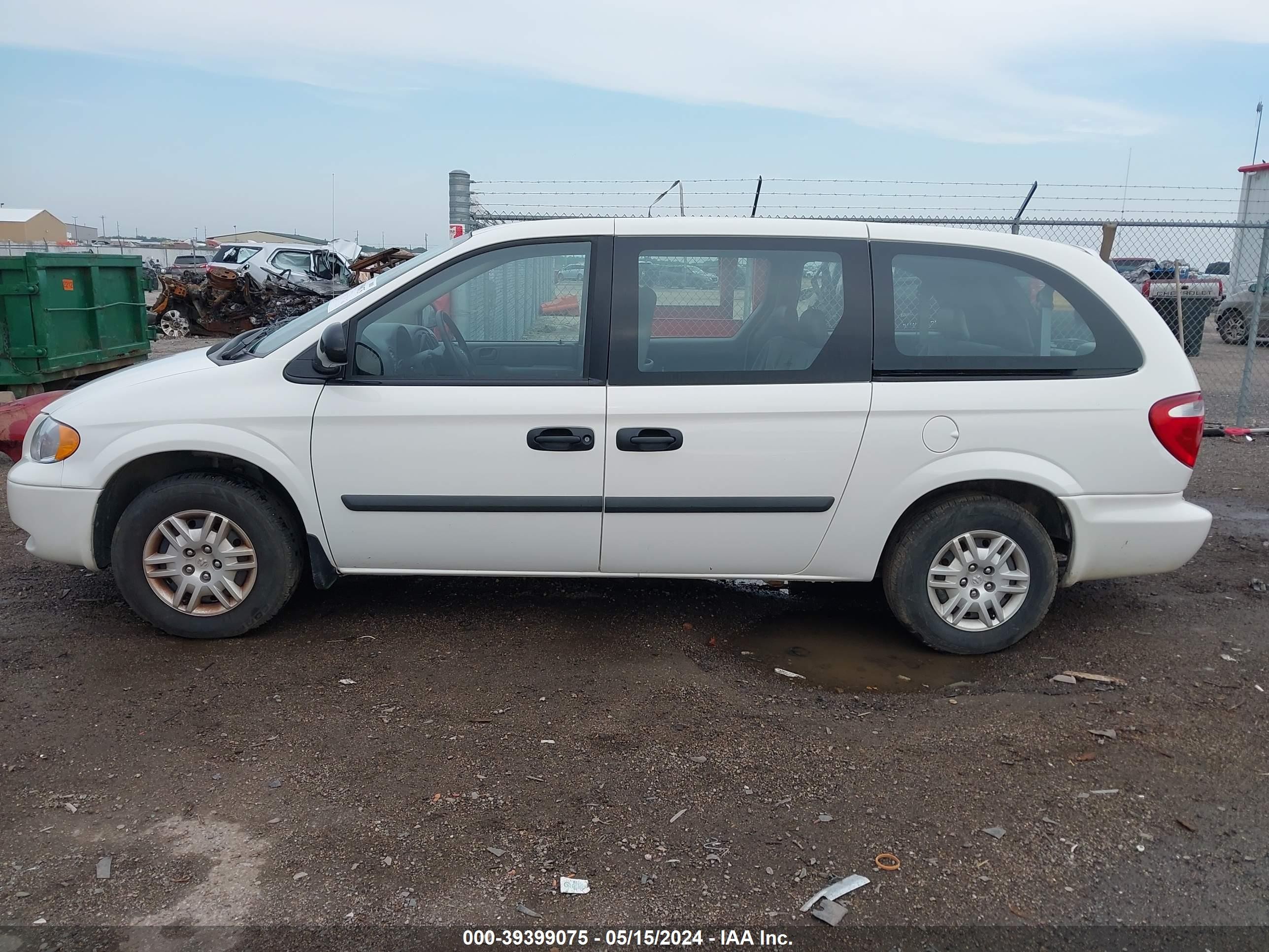 Photo 13 VIN: 1D4GP24R35B227373 - DODGE CARAVAN 