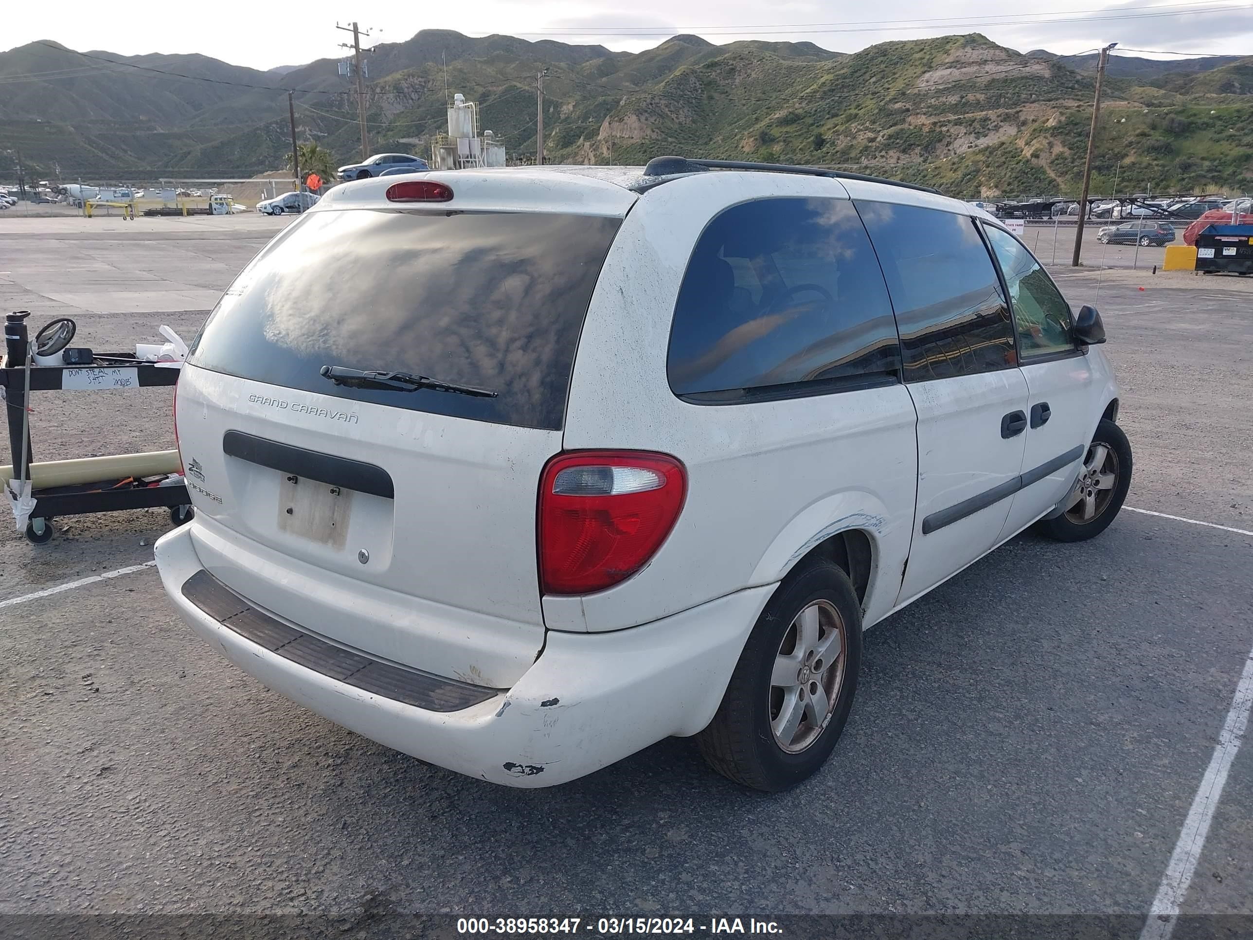 Photo 5 VIN: 1D4GP24R35B278548 - DODGE CARAVAN 