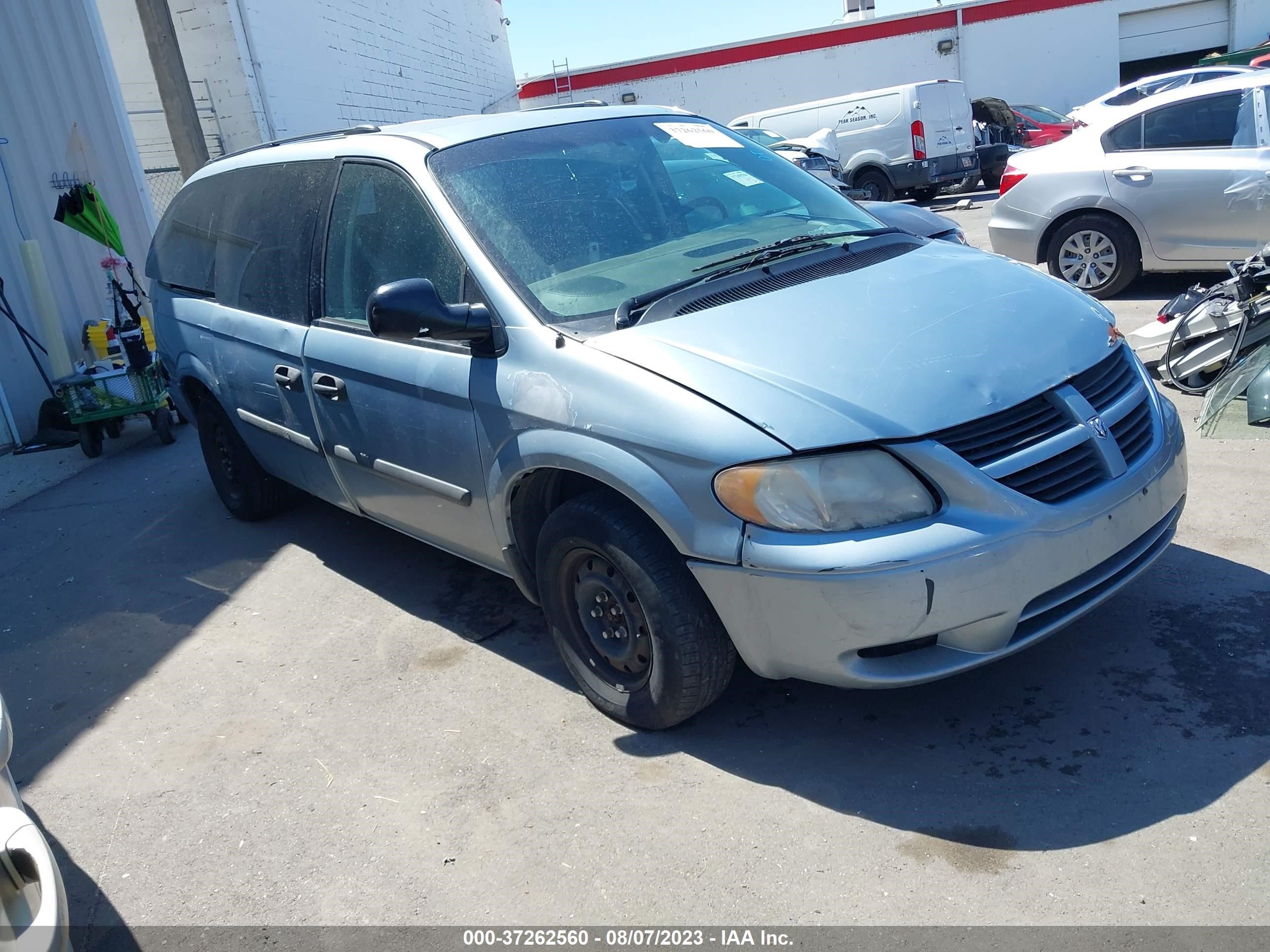 Photo 0 VIN: 1D4GP24R35B364409 - DODGE CARAVAN 