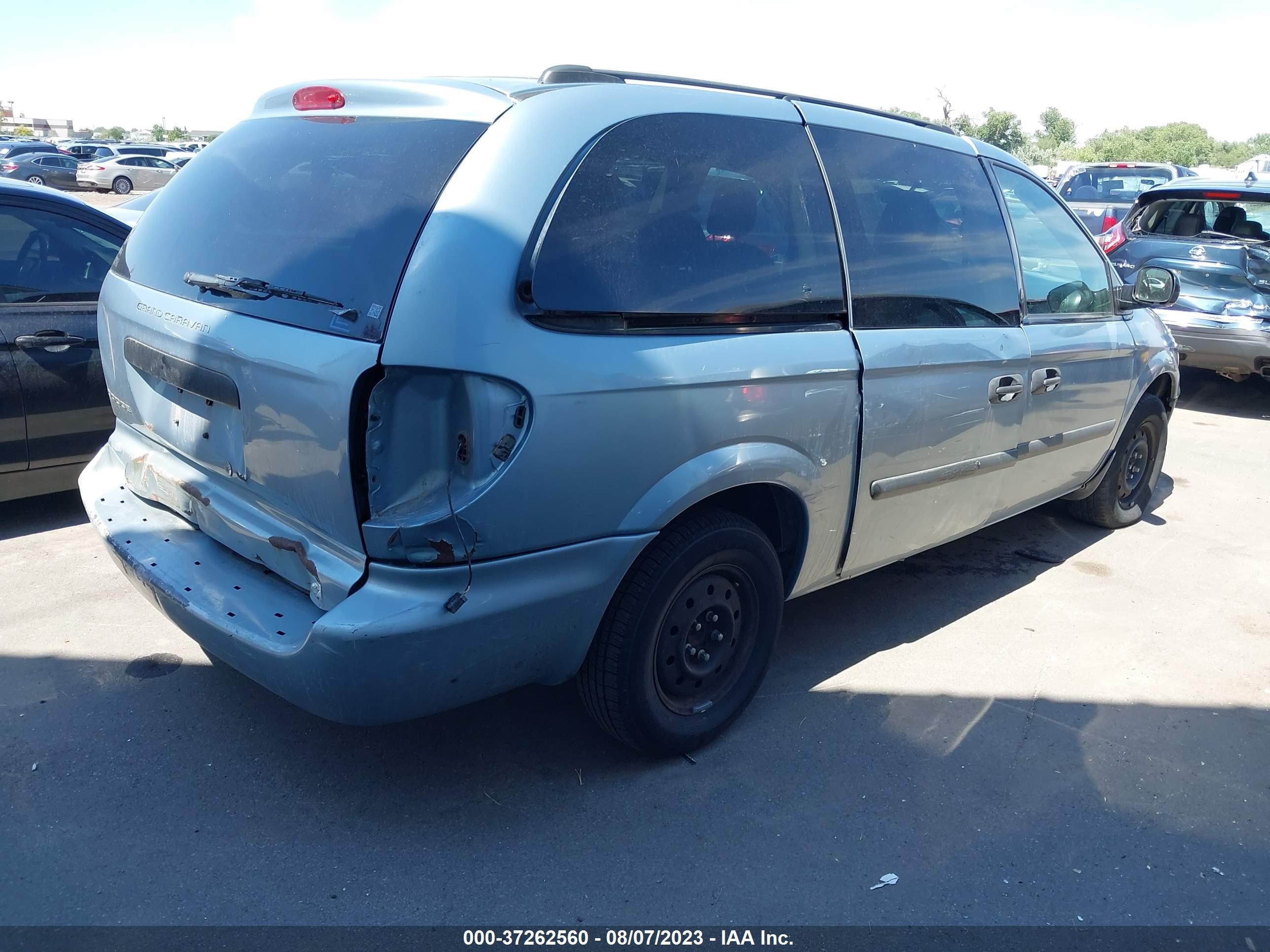 Photo 3 VIN: 1D4GP24R35B364409 - DODGE CARAVAN 