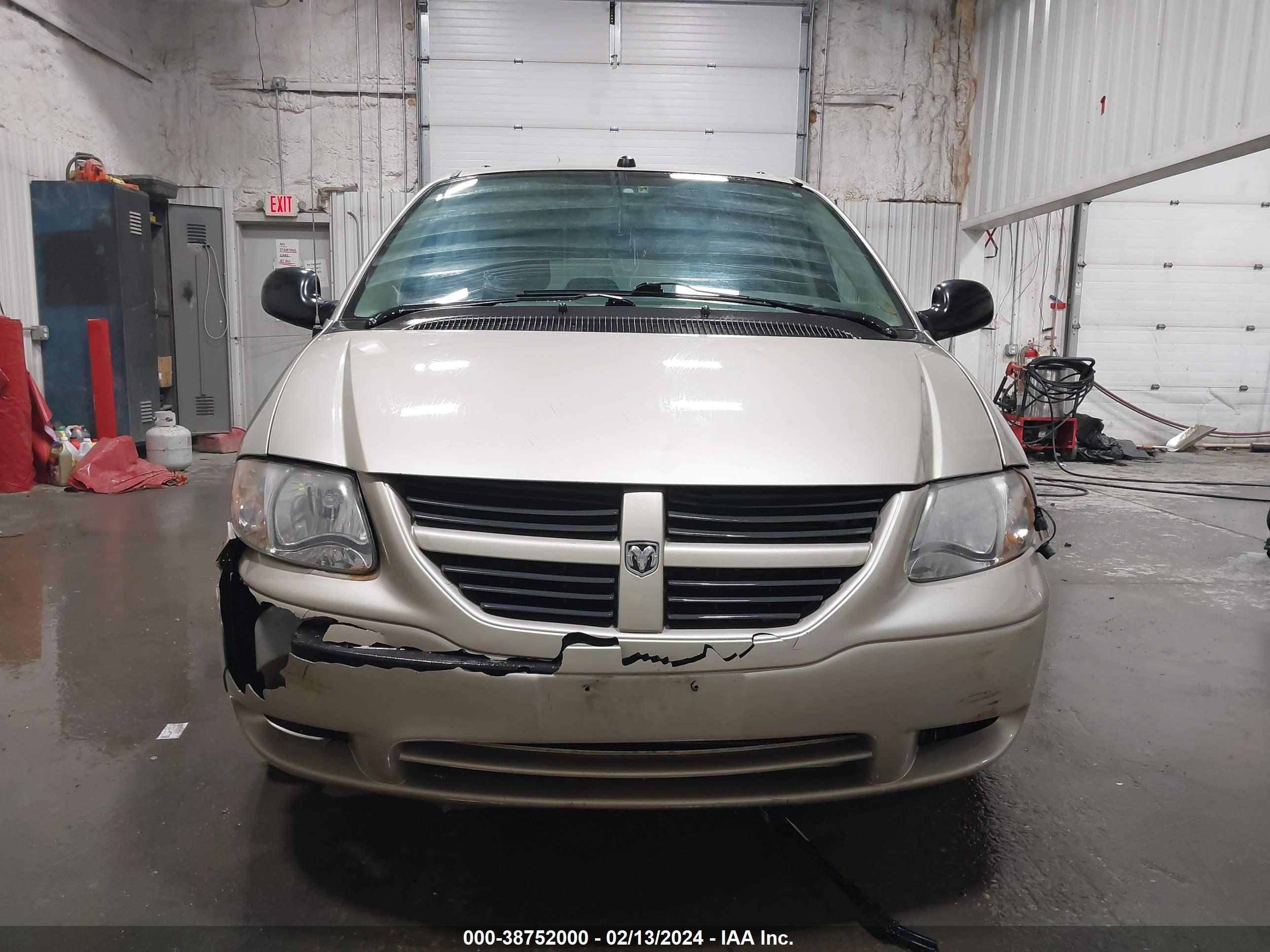 Photo 11 VIN: 1D4GP24R35B376396 - DODGE CARAVAN 