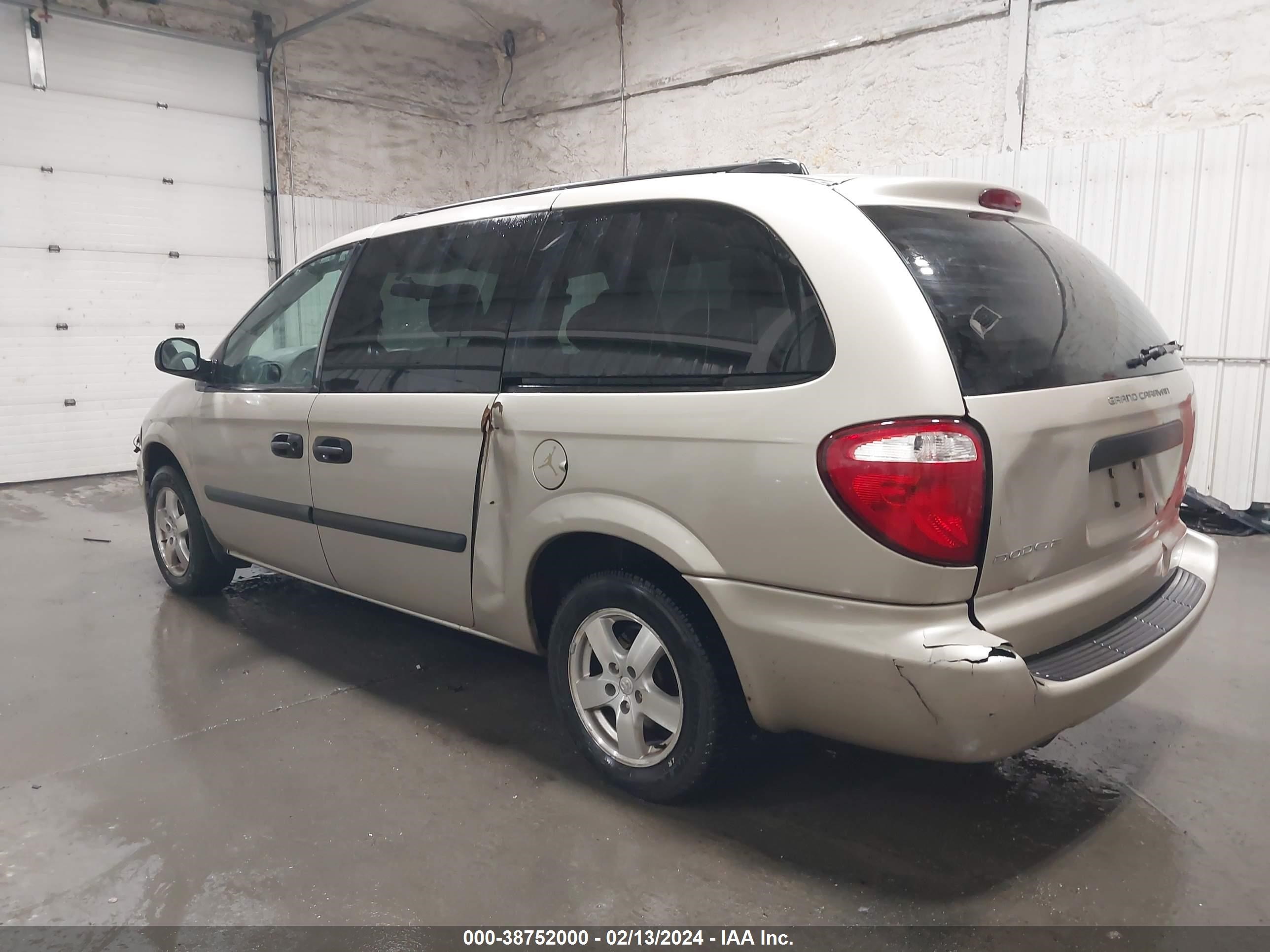 Photo 2 VIN: 1D4GP24R35B376396 - DODGE CARAVAN 