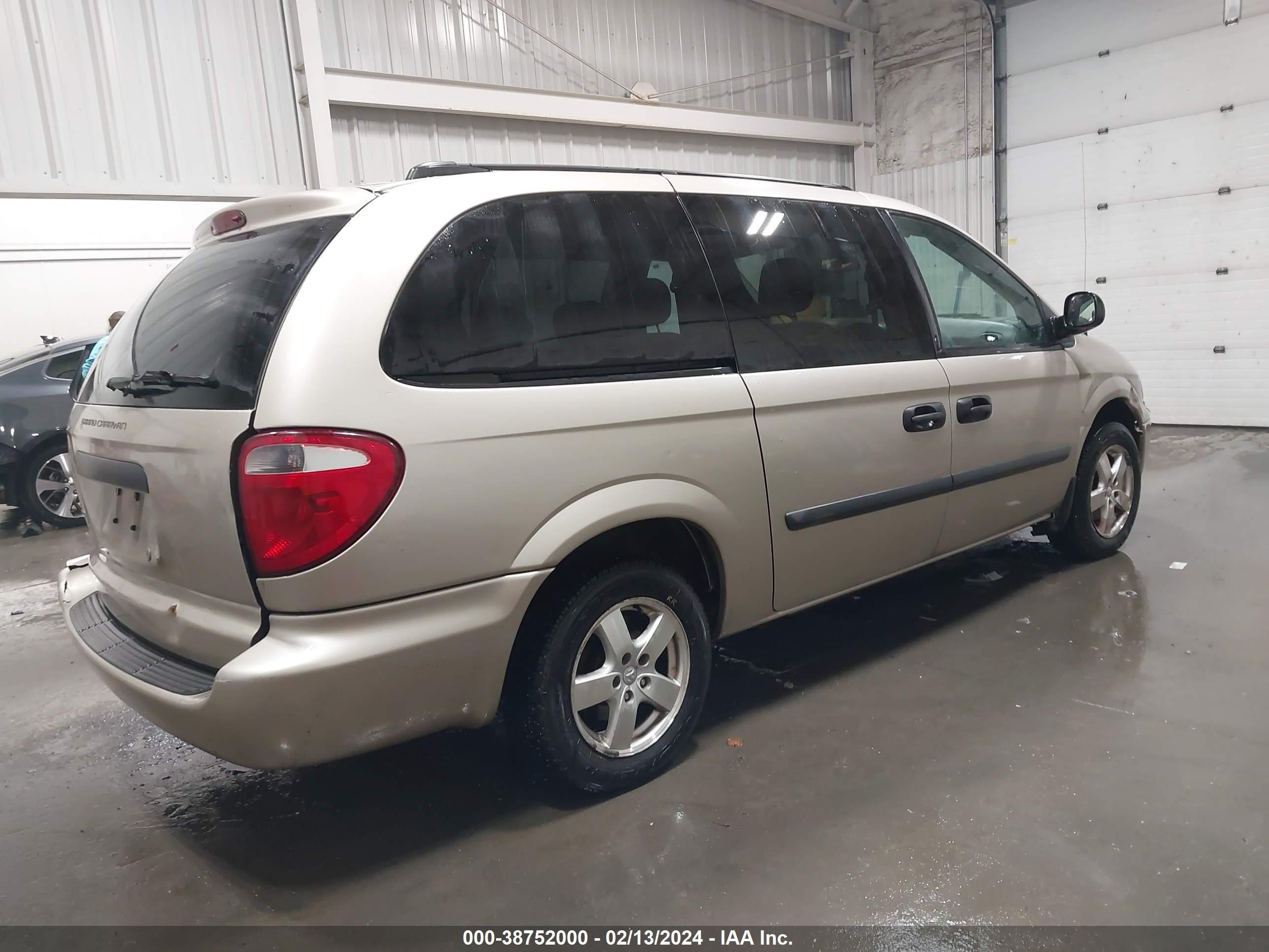 Photo 3 VIN: 1D4GP24R35B376396 - DODGE CARAVAN 