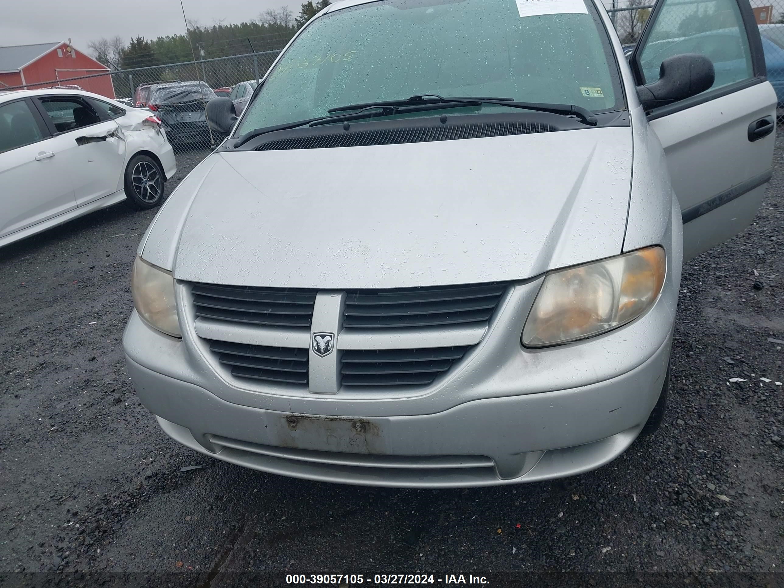 Photo 5 VIN: 1D4GP24R36B601871 - DODGE CARAVAN 