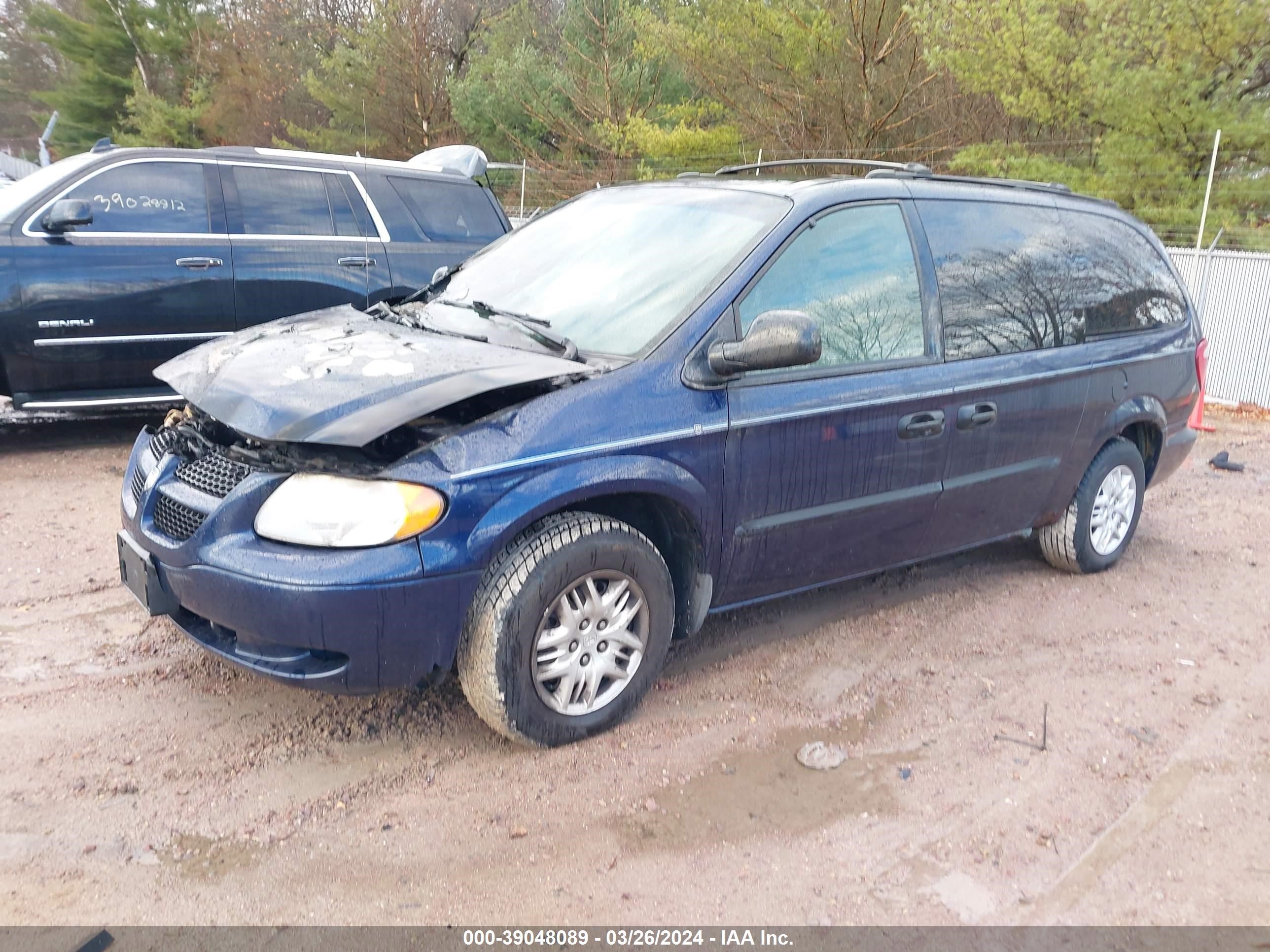 Photo 1 VIN: 1D4GP24R44B592899 - DODGE CARAVAN 