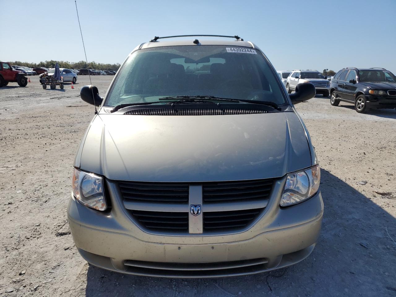 Photo 4 VIN: 1D4GP24R45B282933 - DODGE CARAVAN 