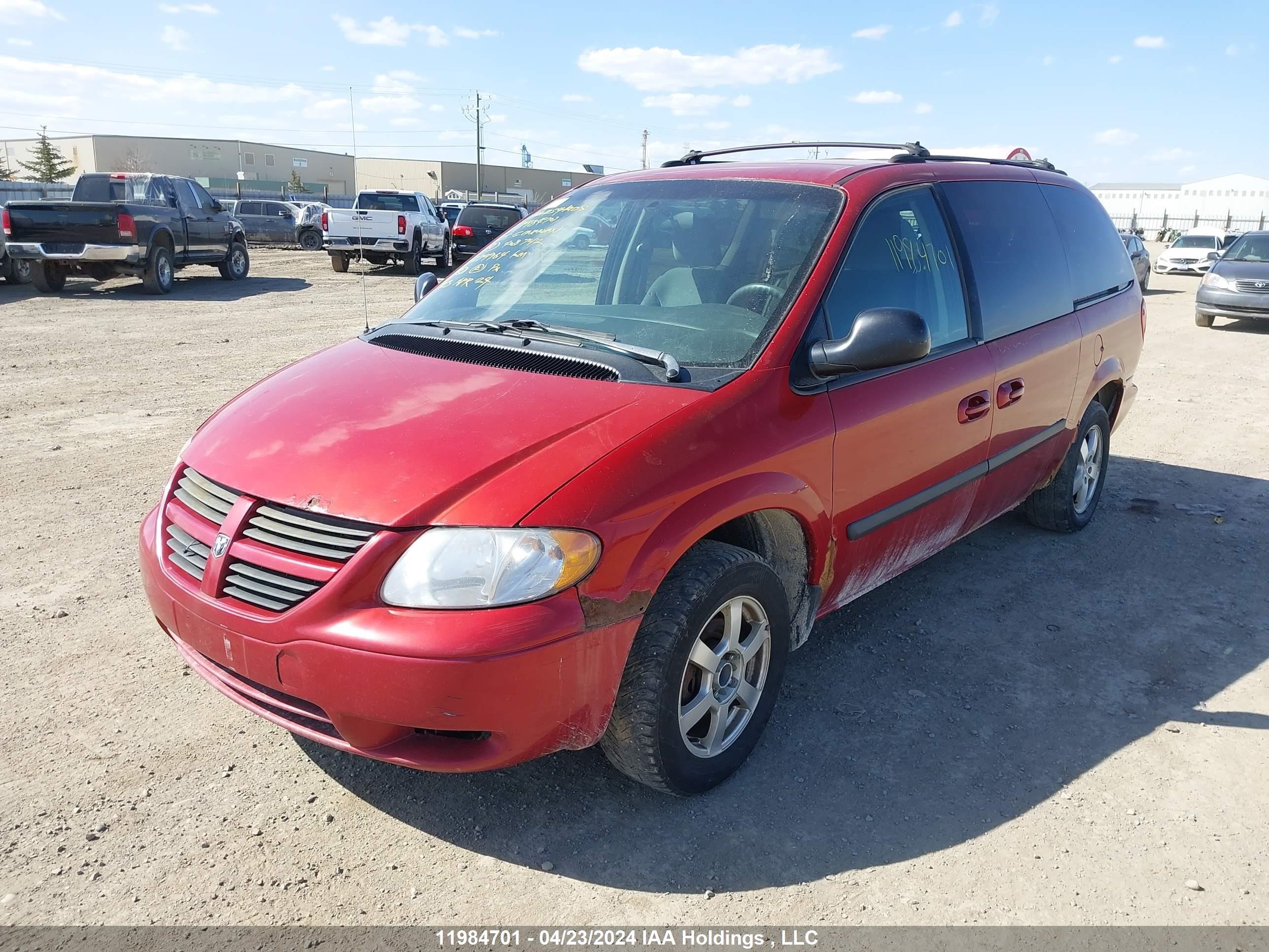 Photo 1 VIN: 1D4GP24R45B408742 - DODGE CARAVAN 