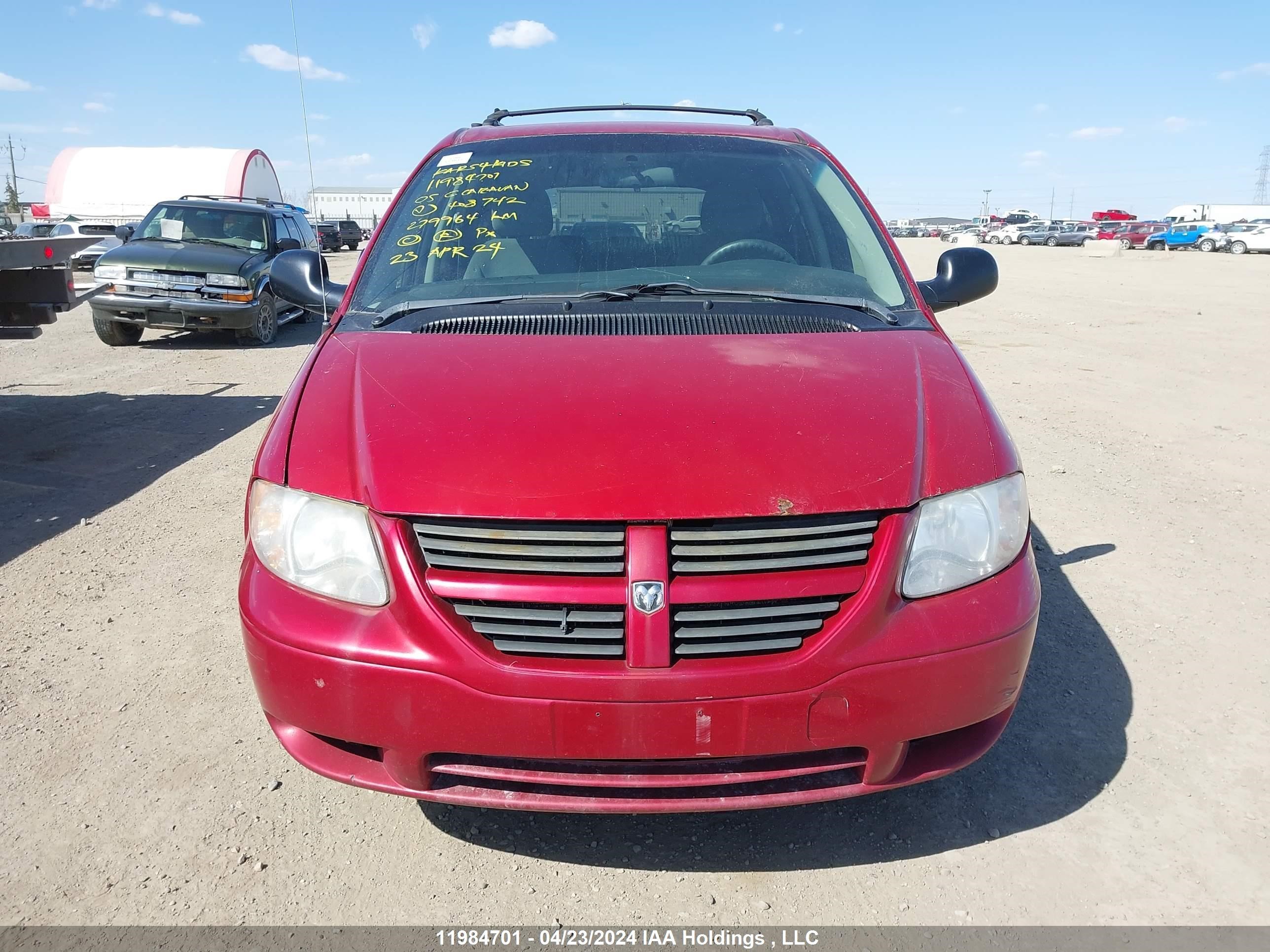 Photo 11 VIN: 1D4GP24R45B408742 - DODGE CARAVAN 