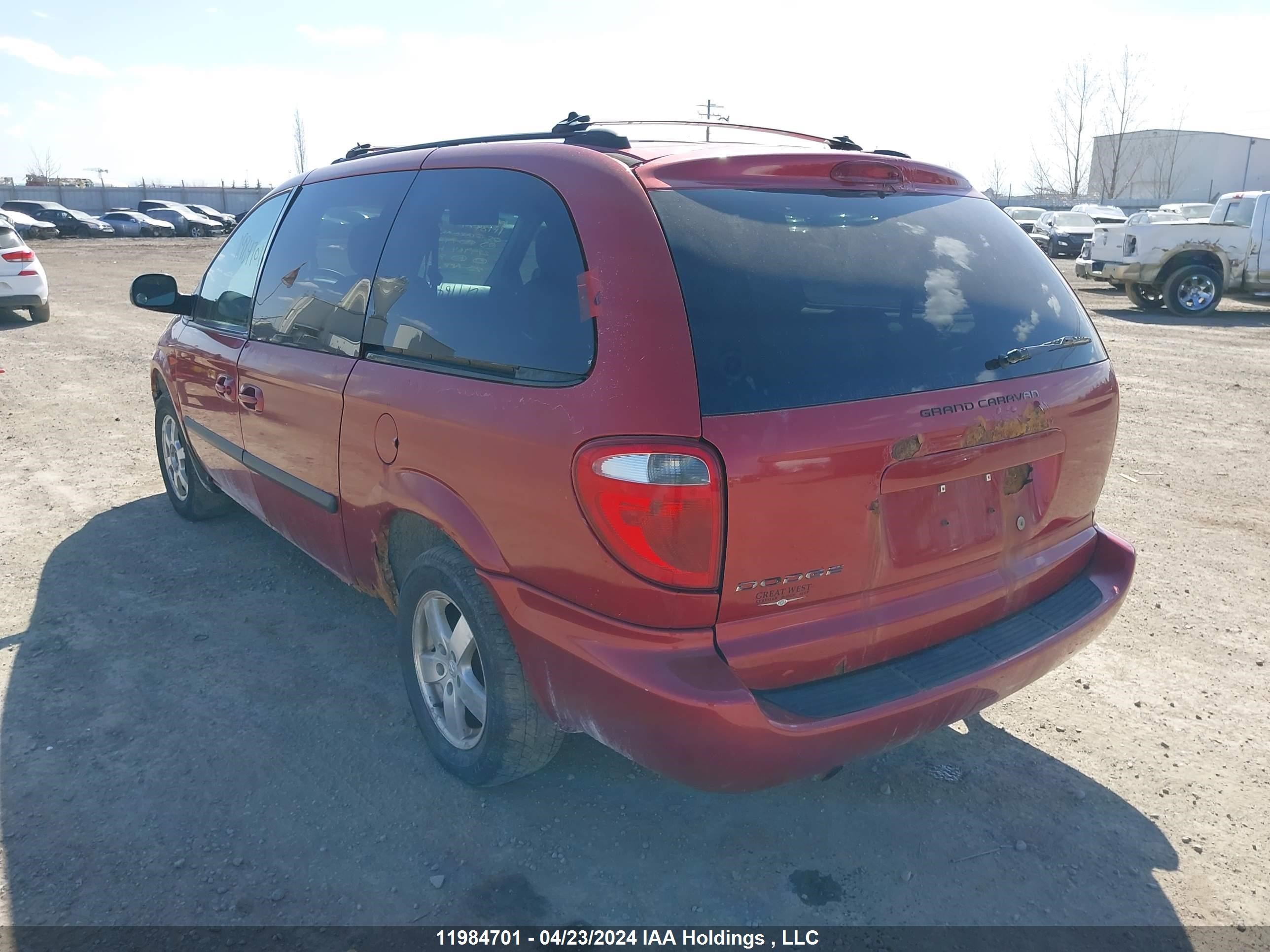 Photo 2 VIN: 1D4GP24R45B408742 - DODGE CARAVAN 