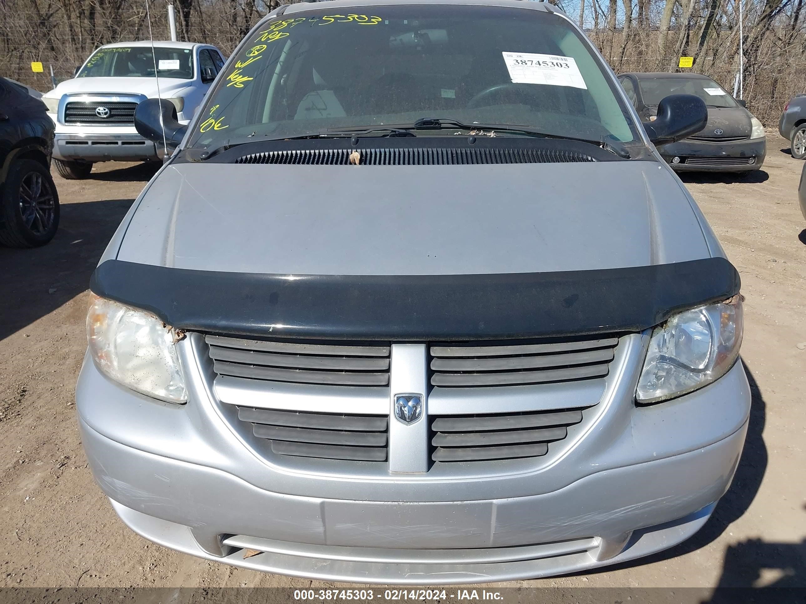 Photo 5 VIN: 1D4GP24R56B570512 - DODGE CARAVAN 