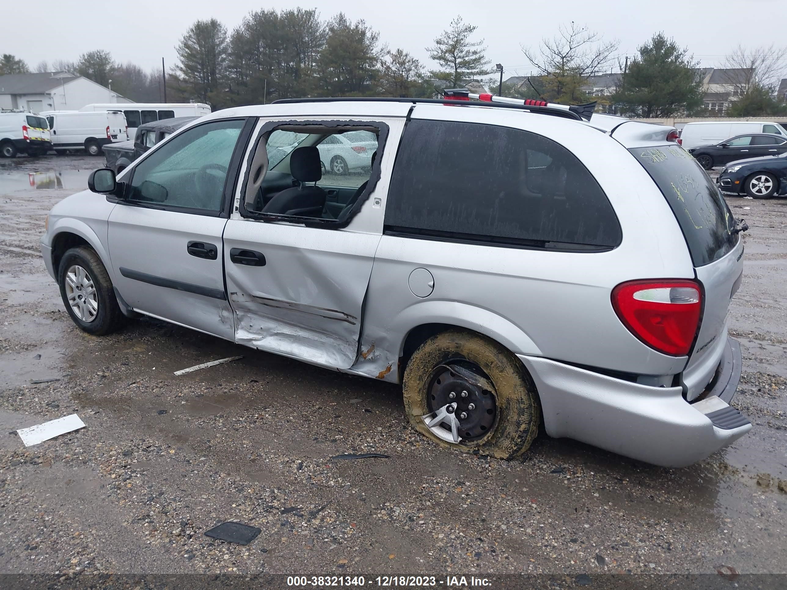 Photo 2 VIN: 1D4GP24R57B195030 - DODGE CARAVAN 