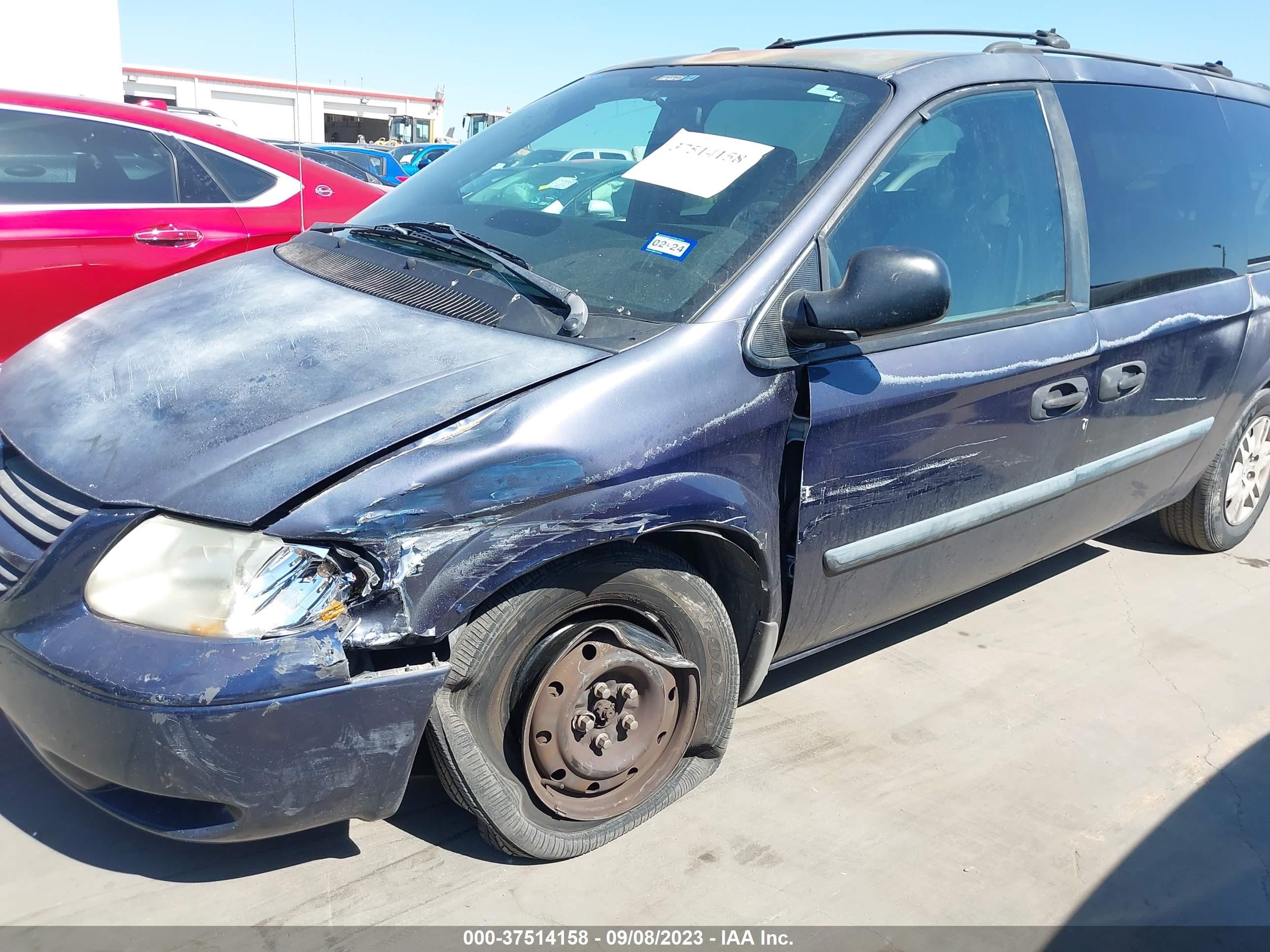 Photo 5 VIN: 1D4GP24R65B127364 - DODGE CARAVAN 