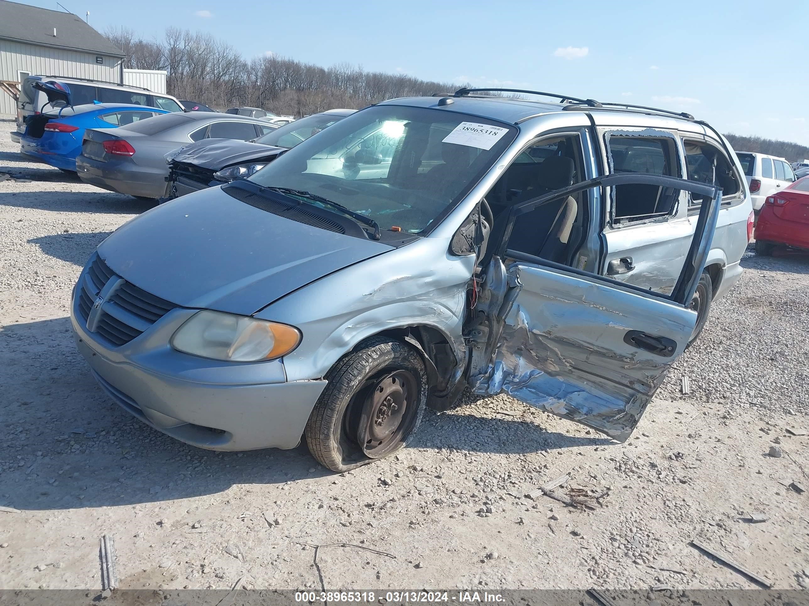 Photo 1 VIN: 1D4GP24R65B422724 - DODGE CARAVAN 