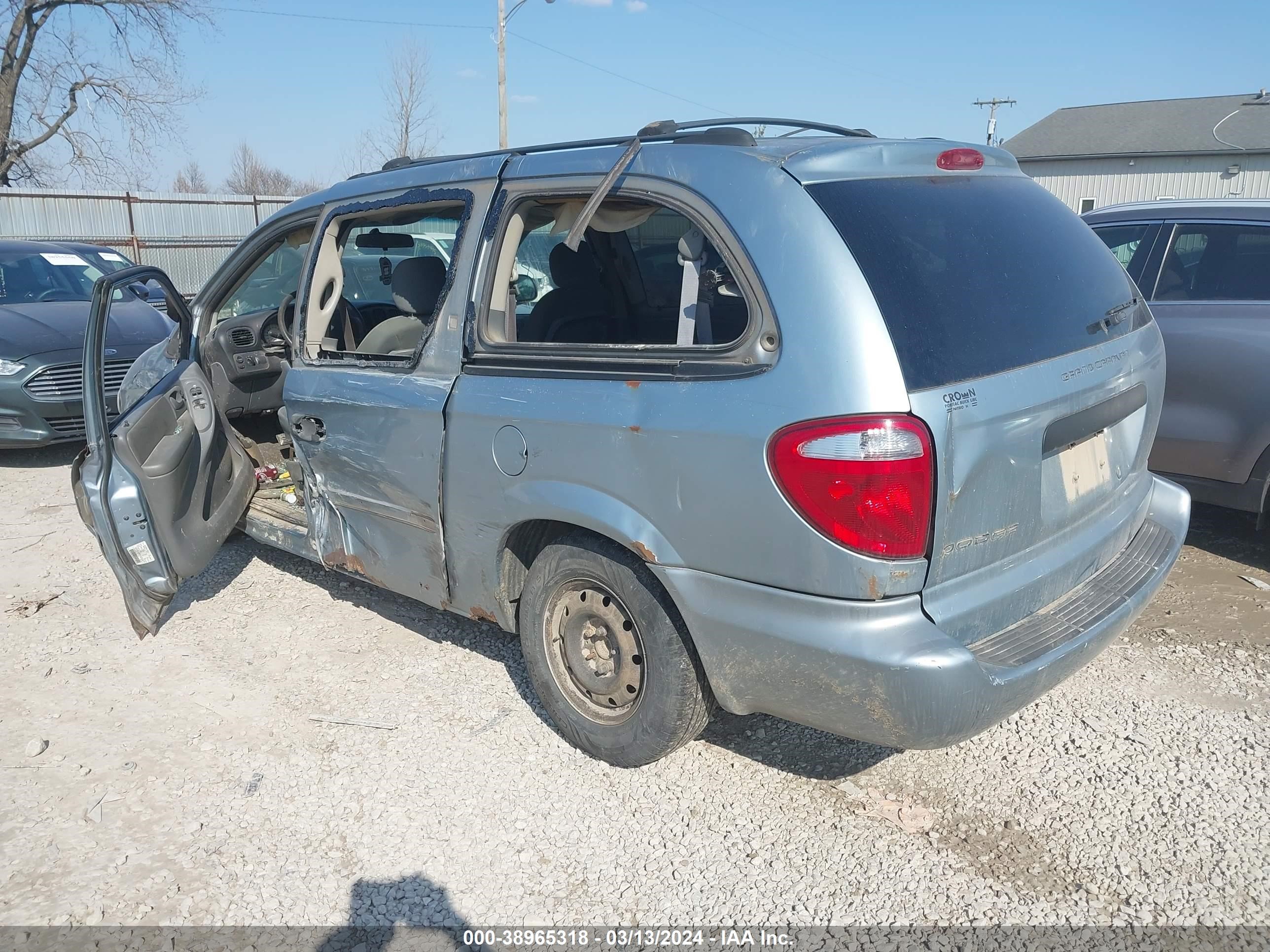 Photo 2 VIN: 1D4GP24R65B422724 - DODGE CARAVAN 