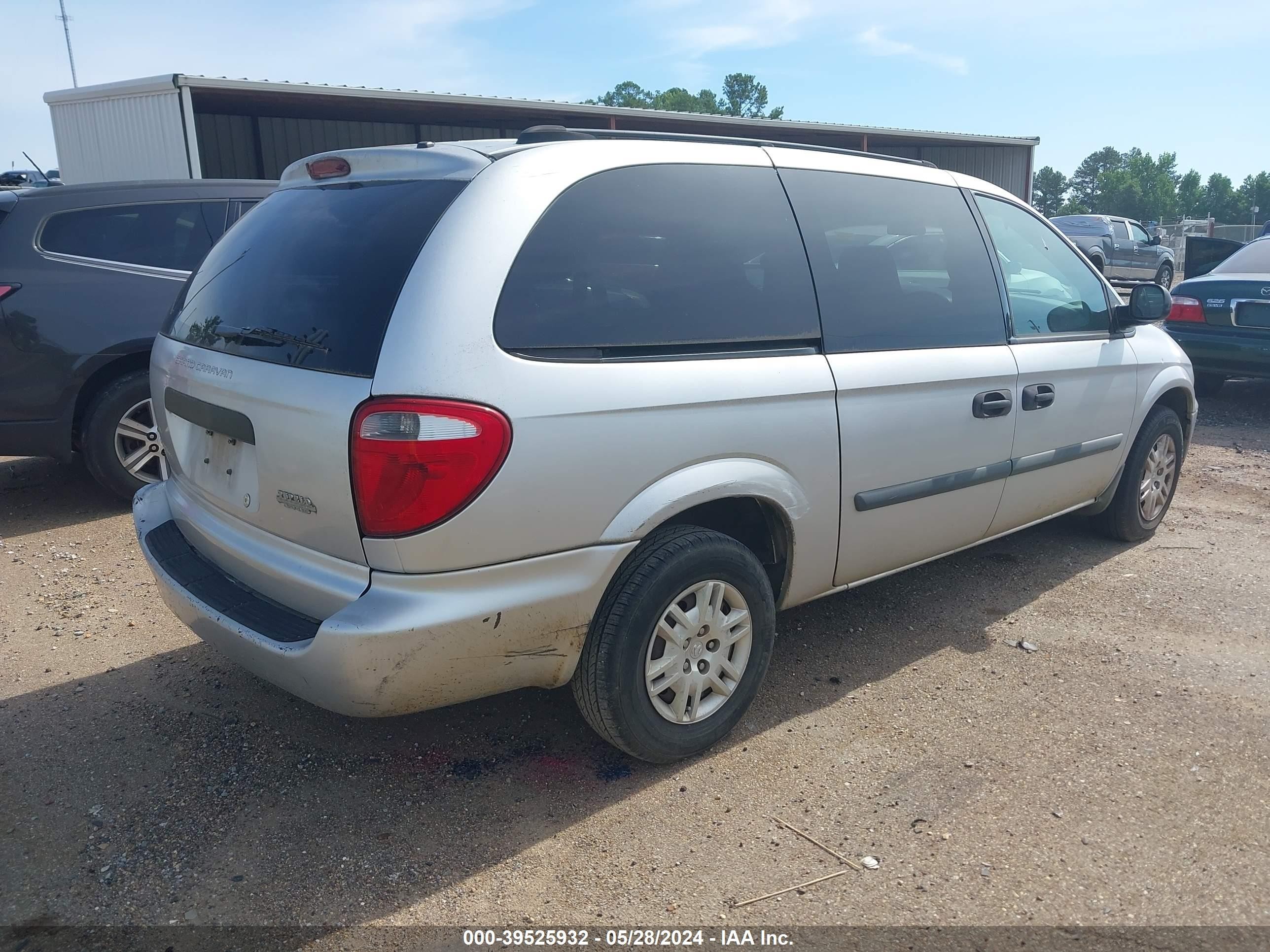 Photo 4 VIN: 1D4GP24R75B224573 - DODGE CARAVAN 