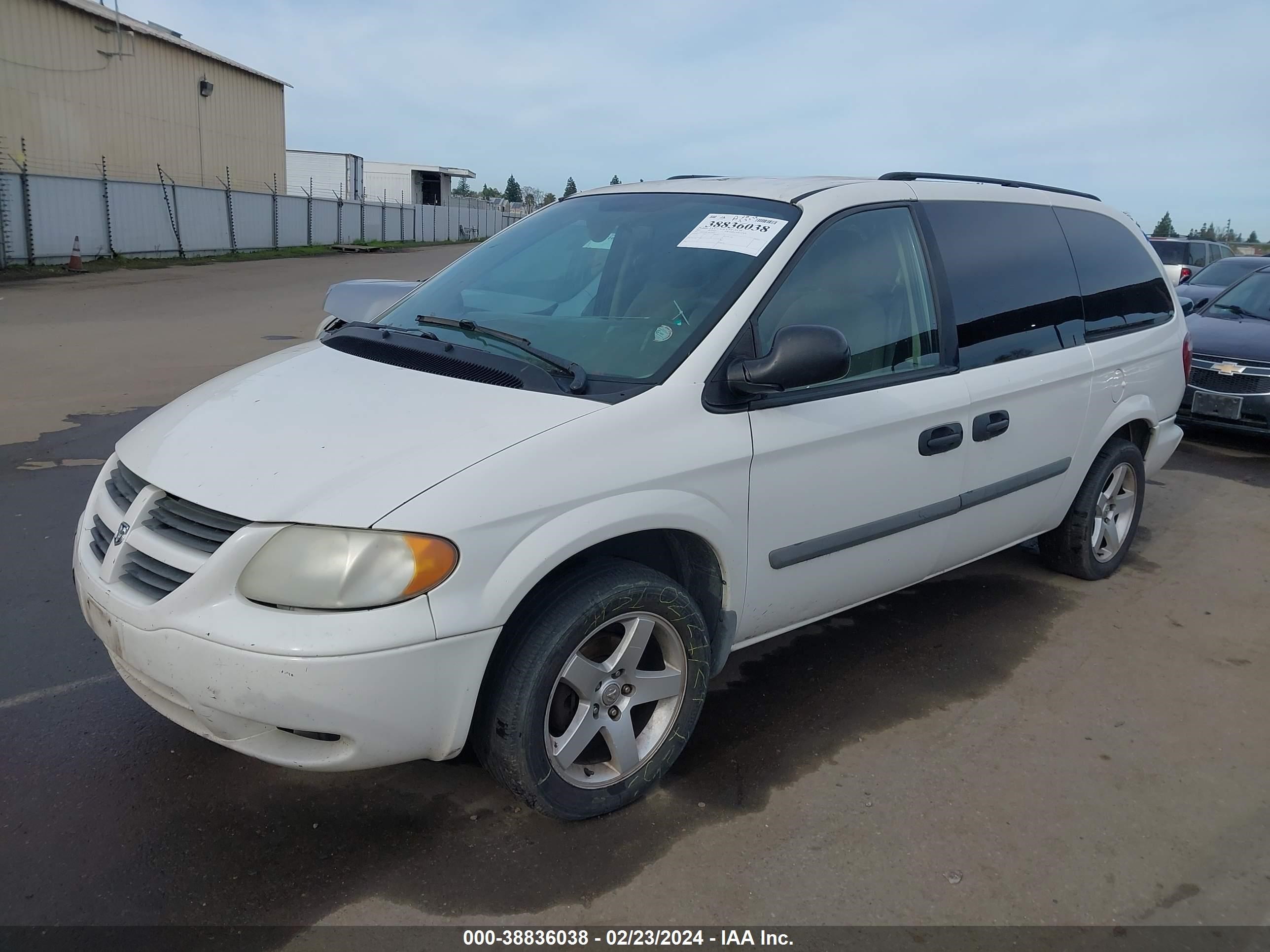 Photo 1 VIN: 1D4GP24R77B255048 - DODGE CARAVAN 