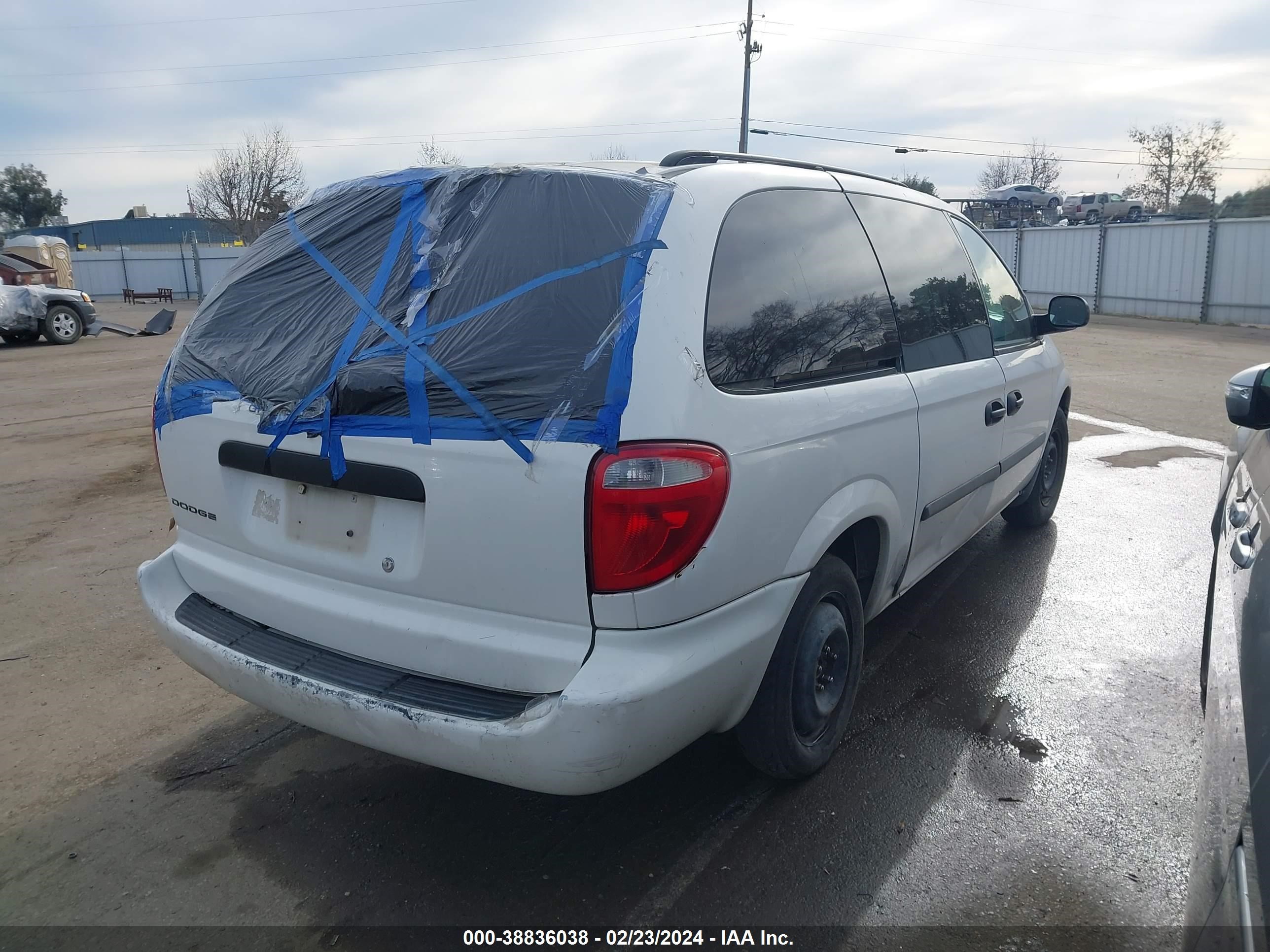 Photo 3 VIN: 1D4GP24R77B255048 - DODGE CARAVAN 