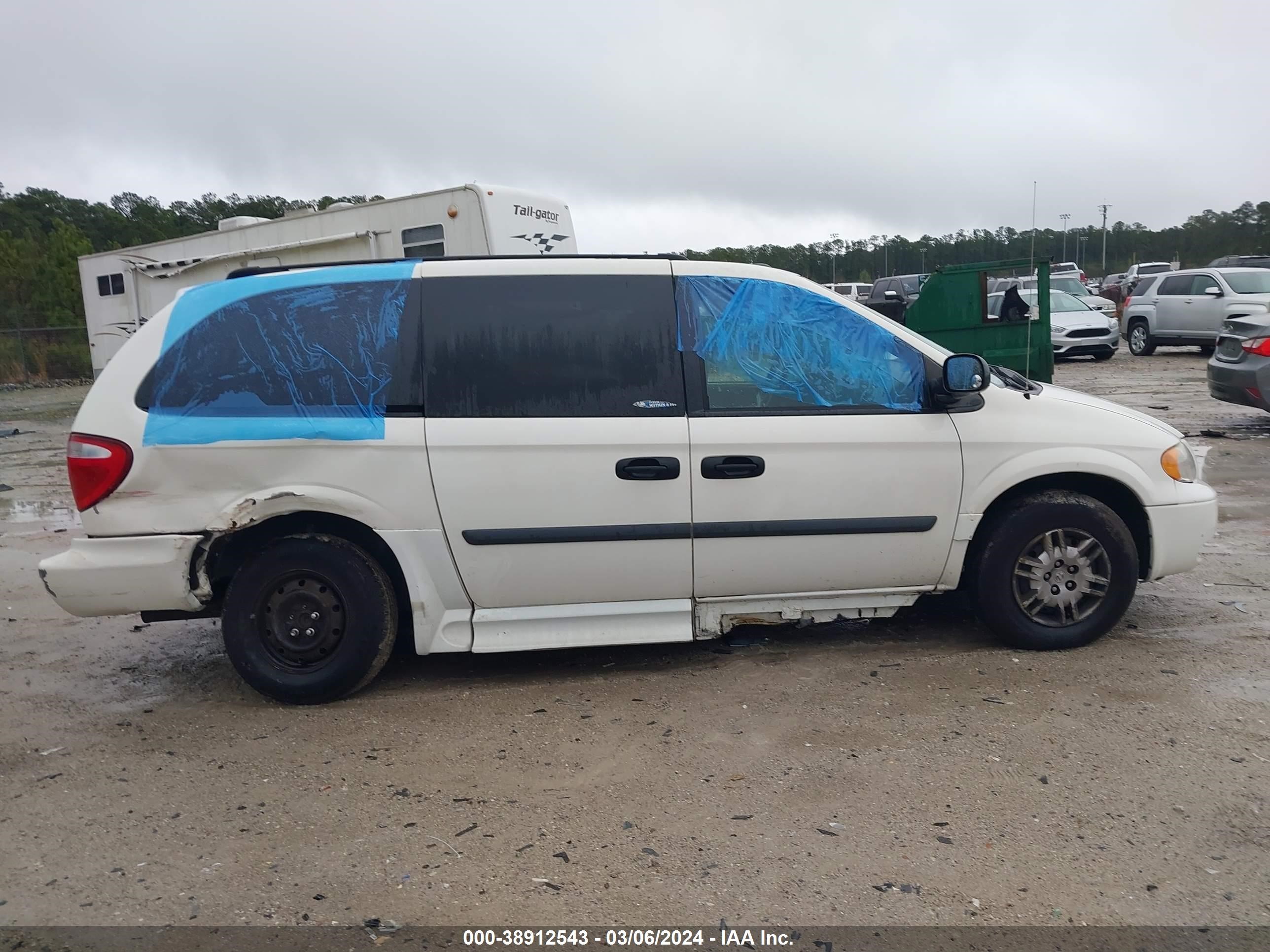 Photo 12 VIN: 1D4GP24R85B290842 - DODGE CARAVAN 