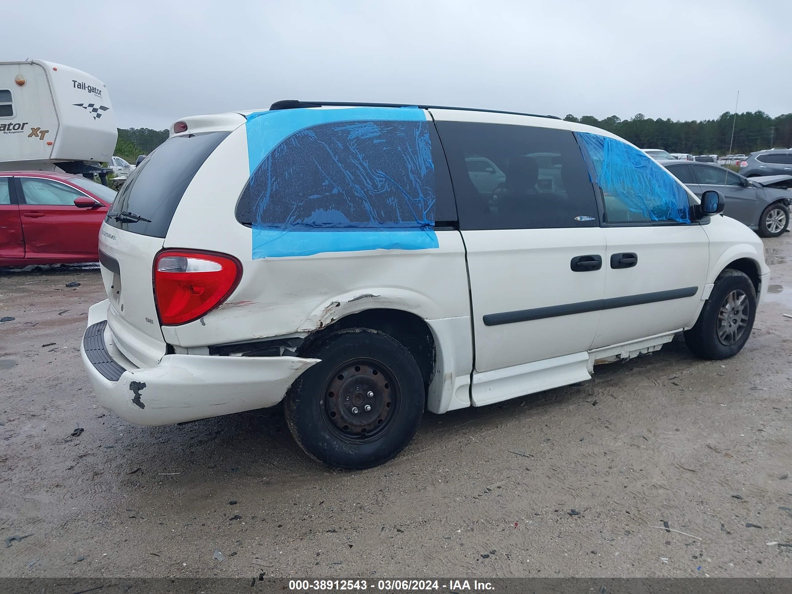 Photo 5 VIN: 1D4GP24R85B290842 - DODGE CARAVAN 