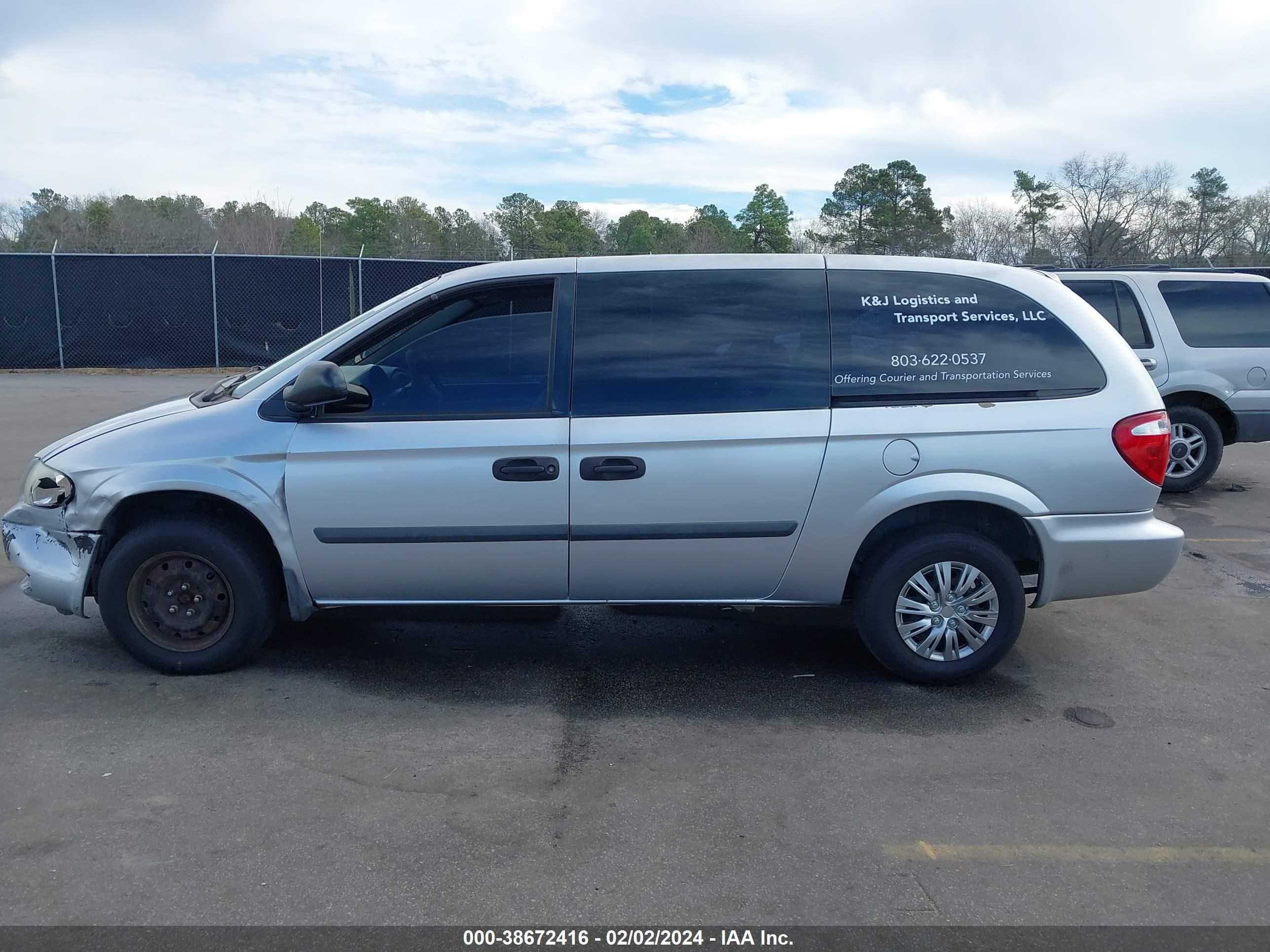 Photo 13 VIN: 1D4GP24R95B136771 - DODGE CARAVAN 