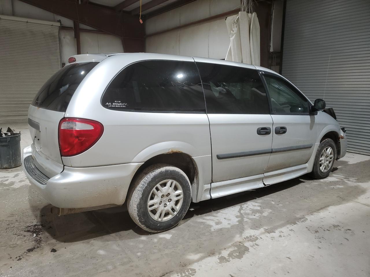 Photo 2 VIN: 1D4GP24R97B227851 - DODGE CARAVAN 