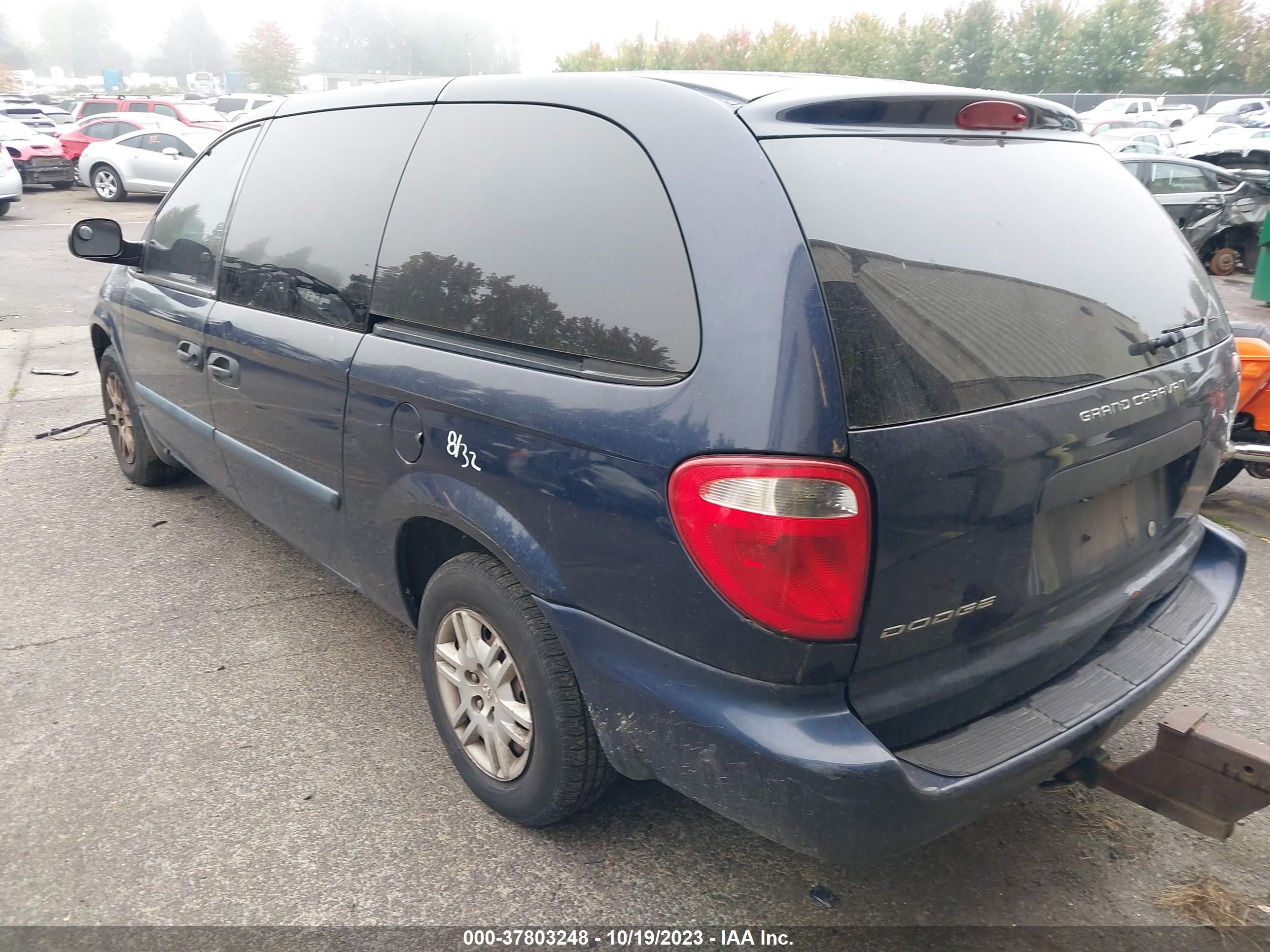 Photo 2 VIN: 1D4GP24RX5B167365 - DODGE CARAVAN 