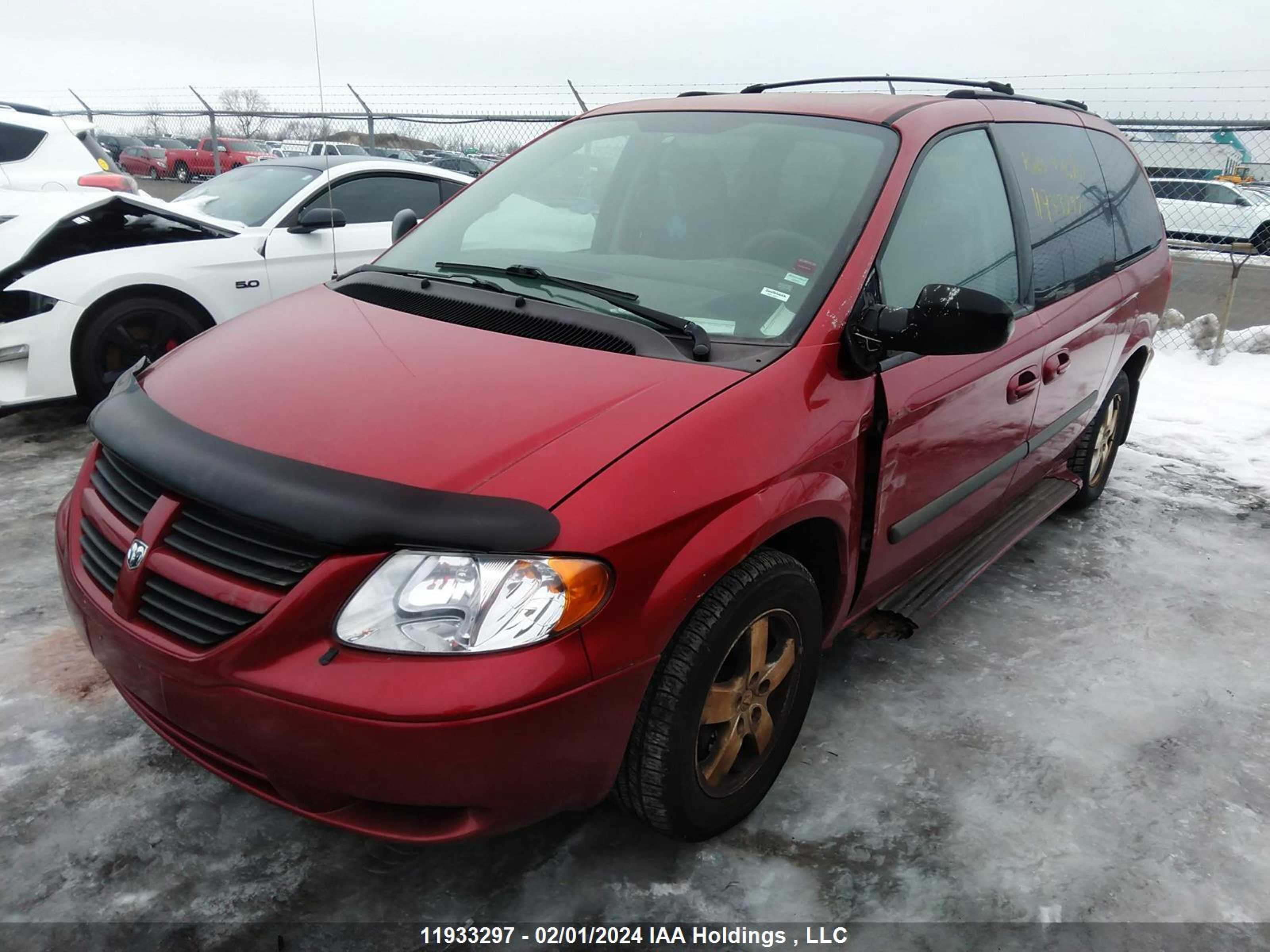 Photo 5 VIN: 1D4GP24RX7B146017 - DODGE CARAVAN 