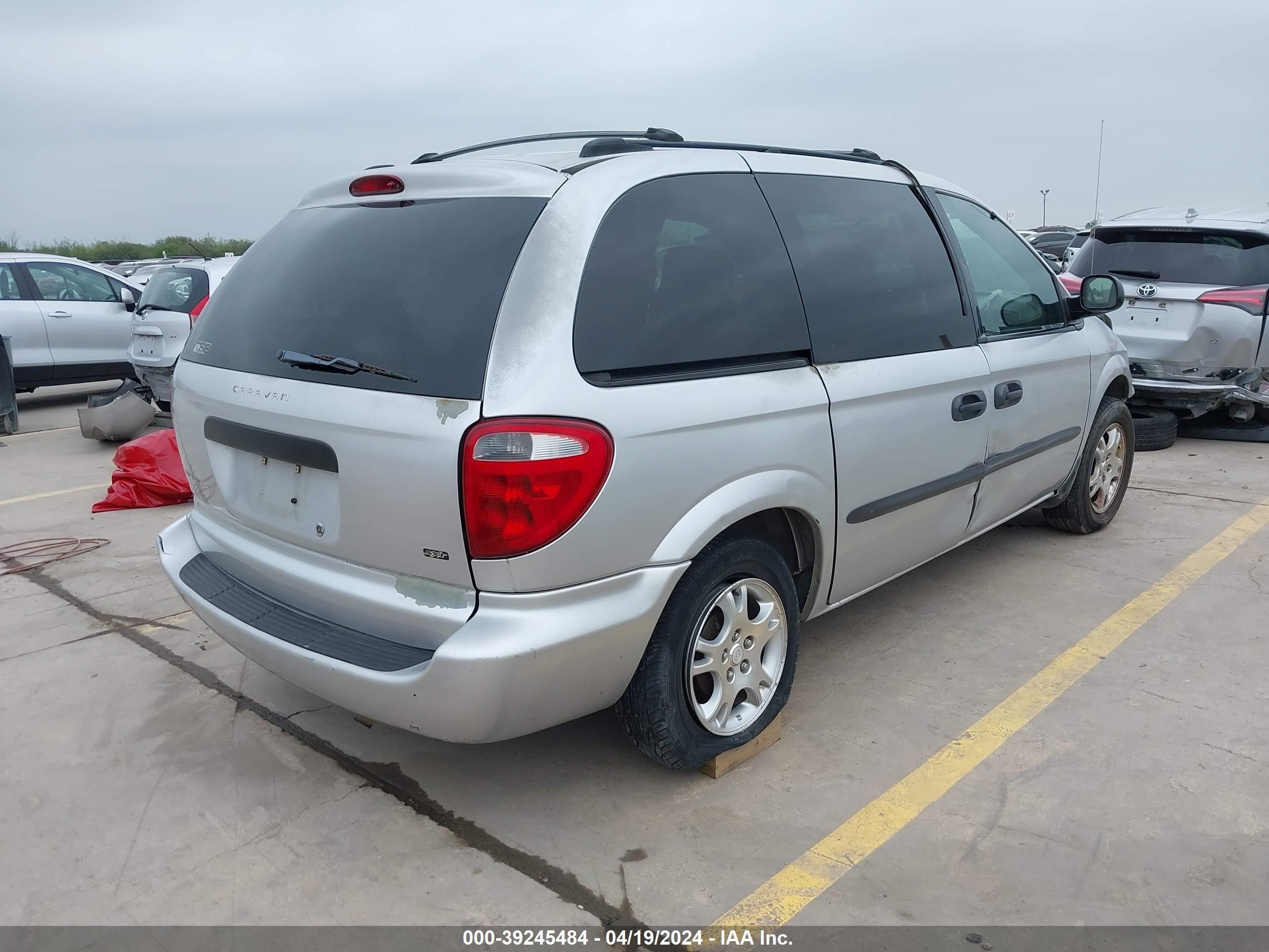 Photo 3 VIN: 1D4GP25363B206654 - DODGE CARAVAN 