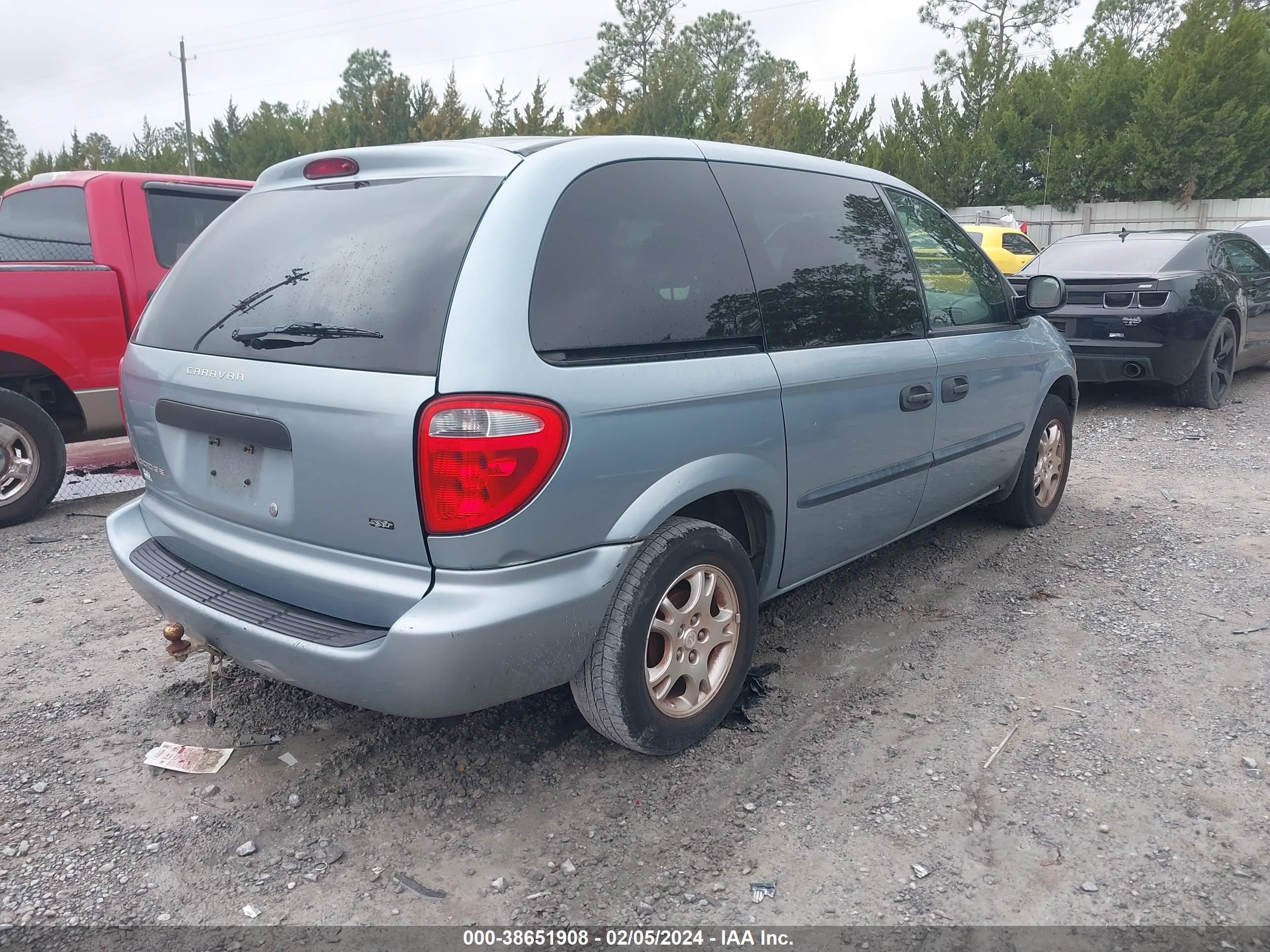 Photo 3 VIN: 1D4GP25373B219509 - DODGE CARAVAN 