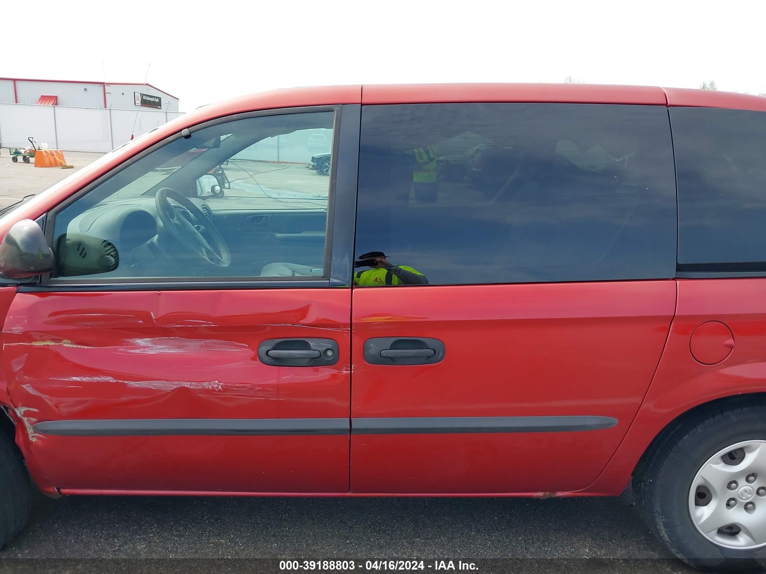 Photo 14 VIN: 1D4GP25383B123128 - DODGE CARAVAN 