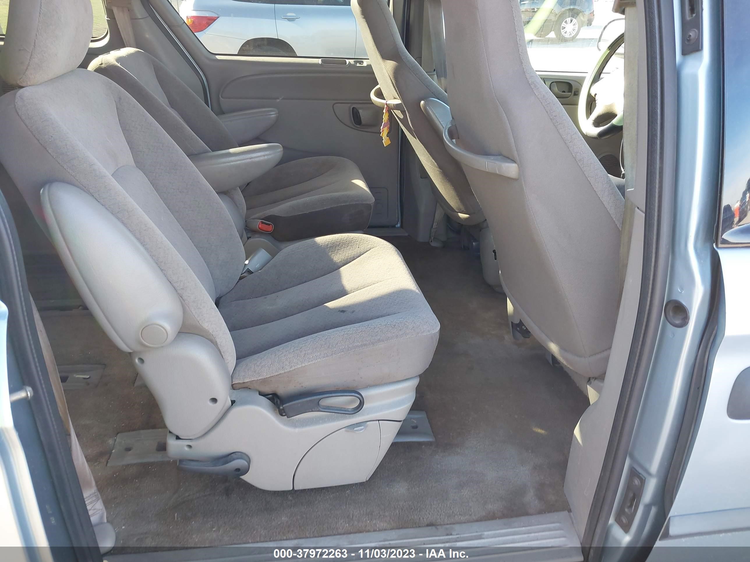 Photo 7 VIN: 1D4GP25383B182146 - DODGE CARAVAN 