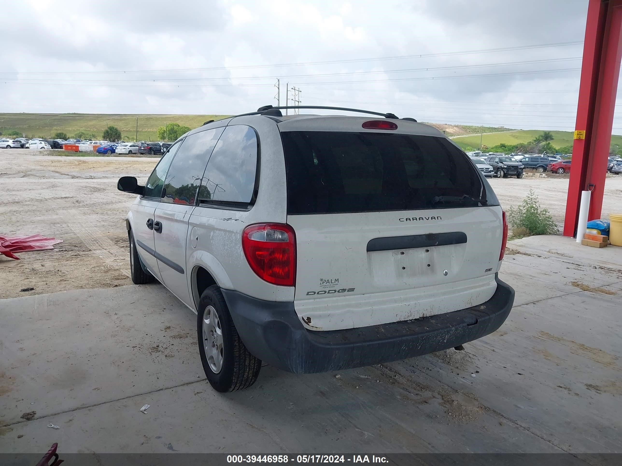 Photo 2 VIN: 1D4GP25393B103860 - DODGE CARAVAN 