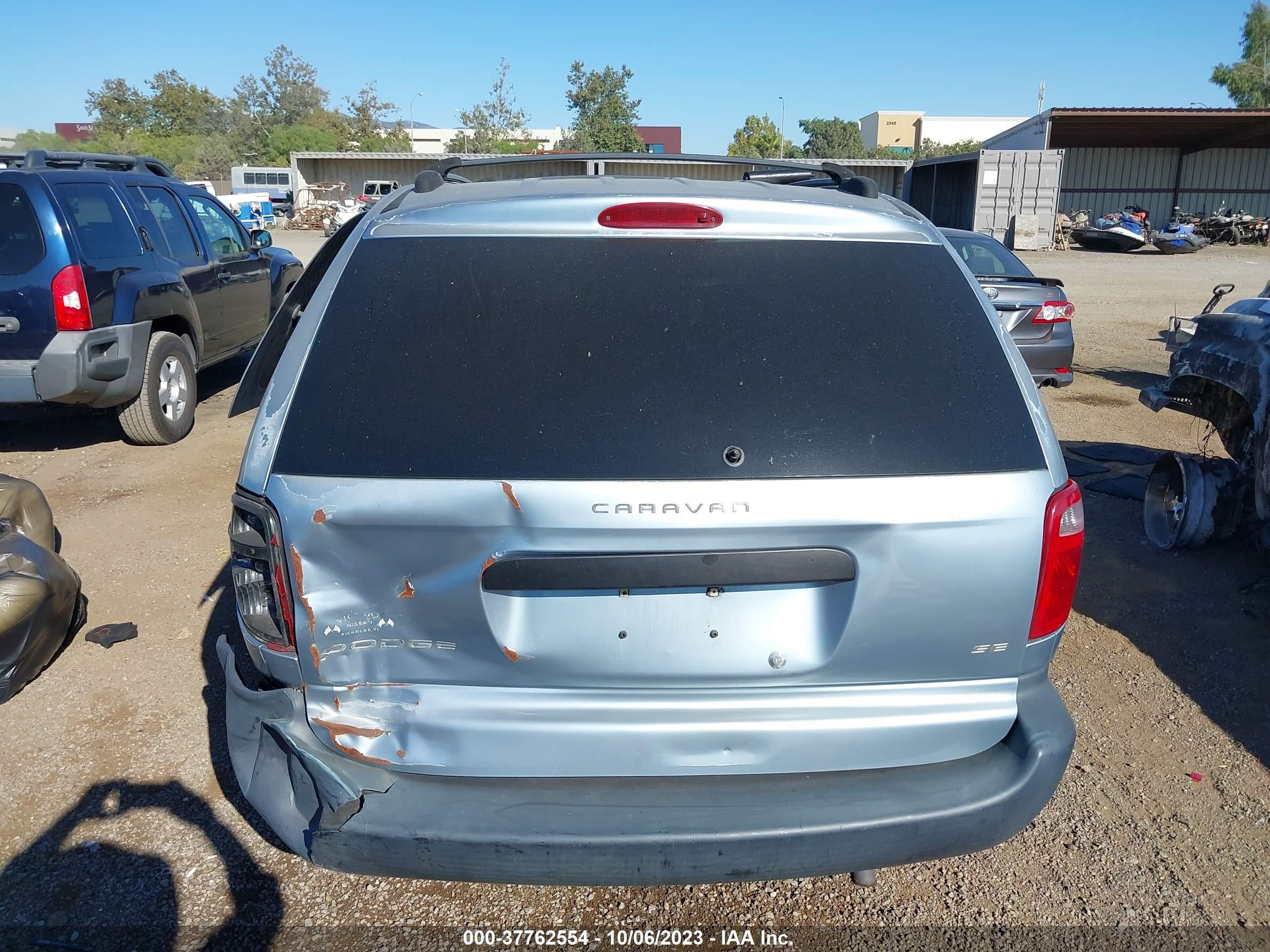 Photo 11 VIN: 1D4GP25393B122439 - DODGE CARAVAN 