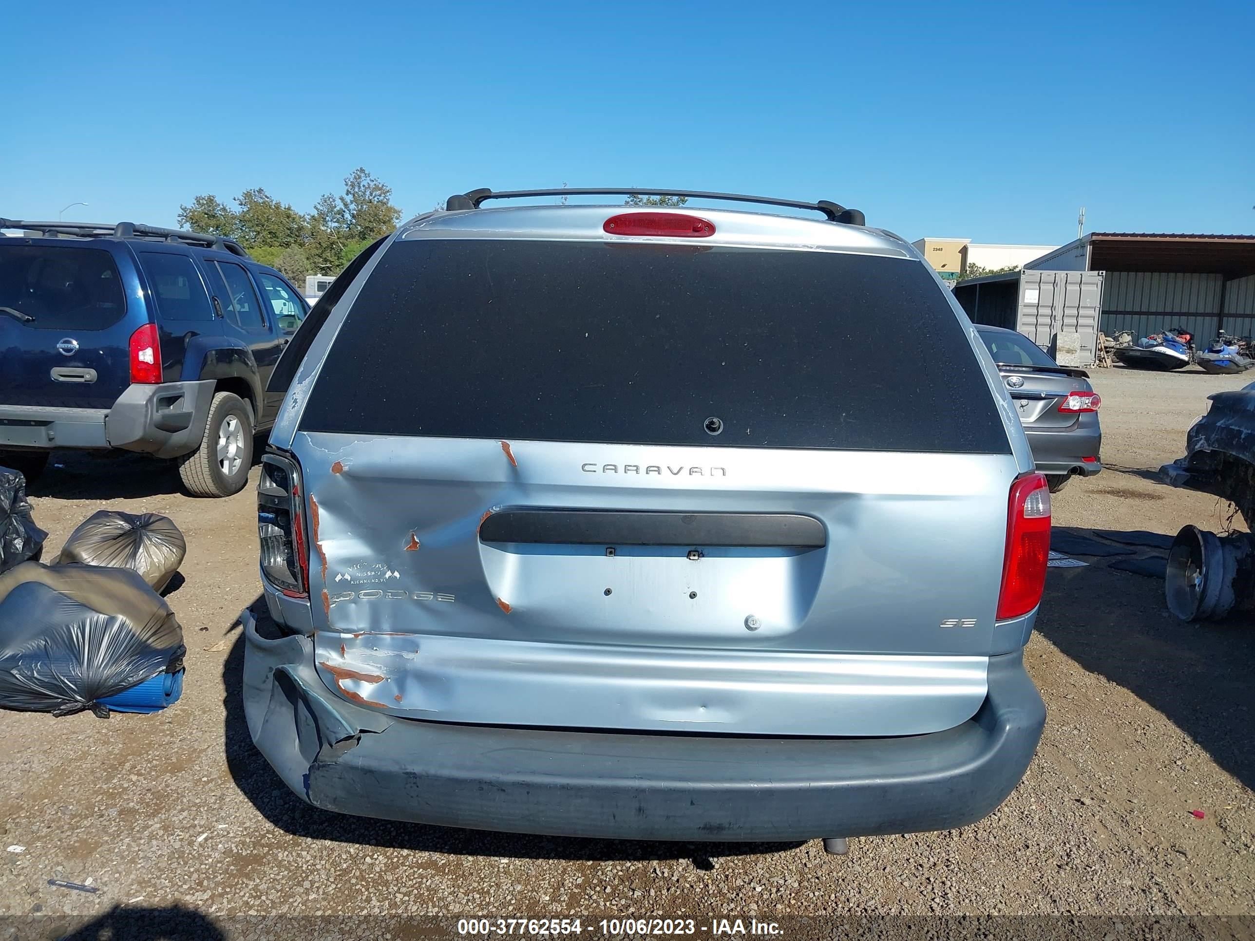 Photo 16 VIN: 1D4GP25393B122439 - DODGE CARAVAN 