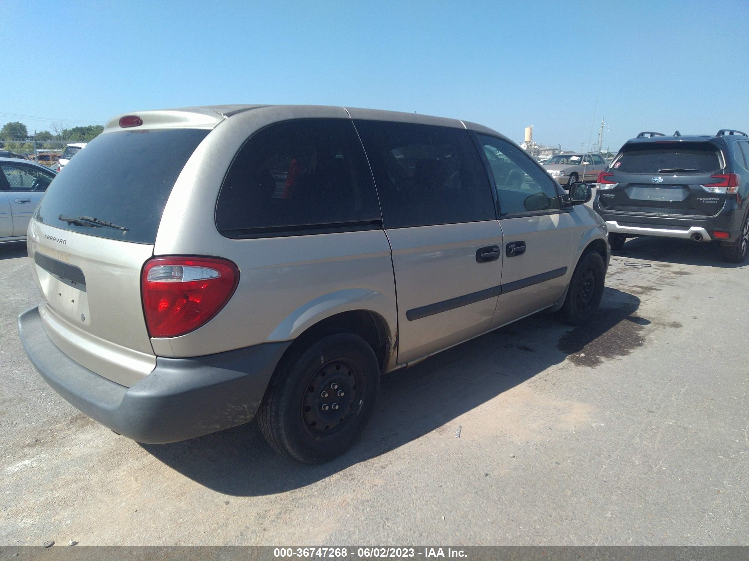 Photo 3 VIN: 1D4GP25B06B561170 - DODGE CARAVAN 