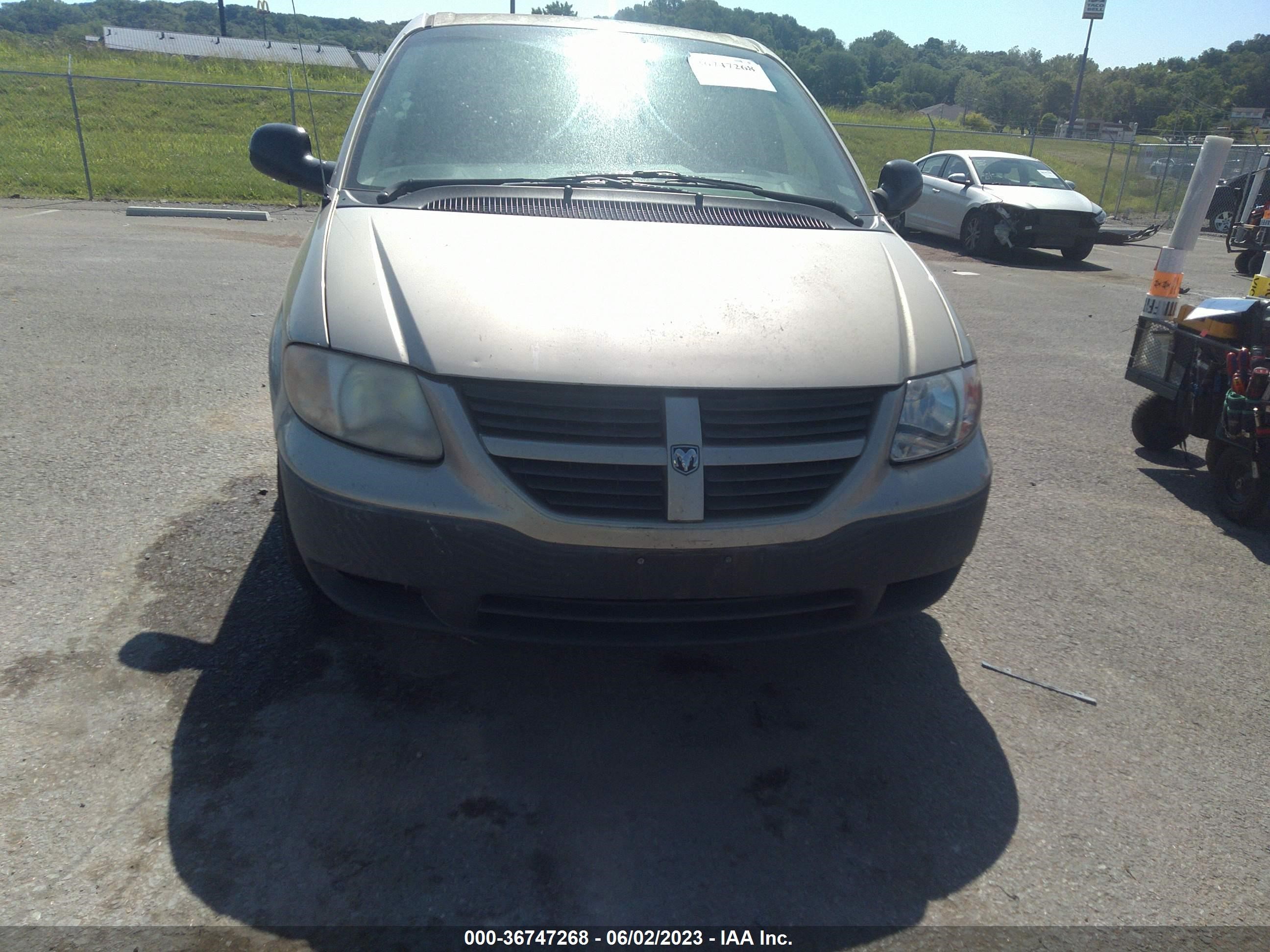 Photo 5 VIN: 1D4GP25B06B561170 - DODGE CARAVAN 