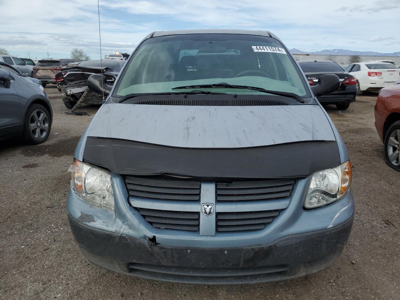 Photo 4 VIN: 1D4GP25E15B237413 - DODGE CARAVAN 