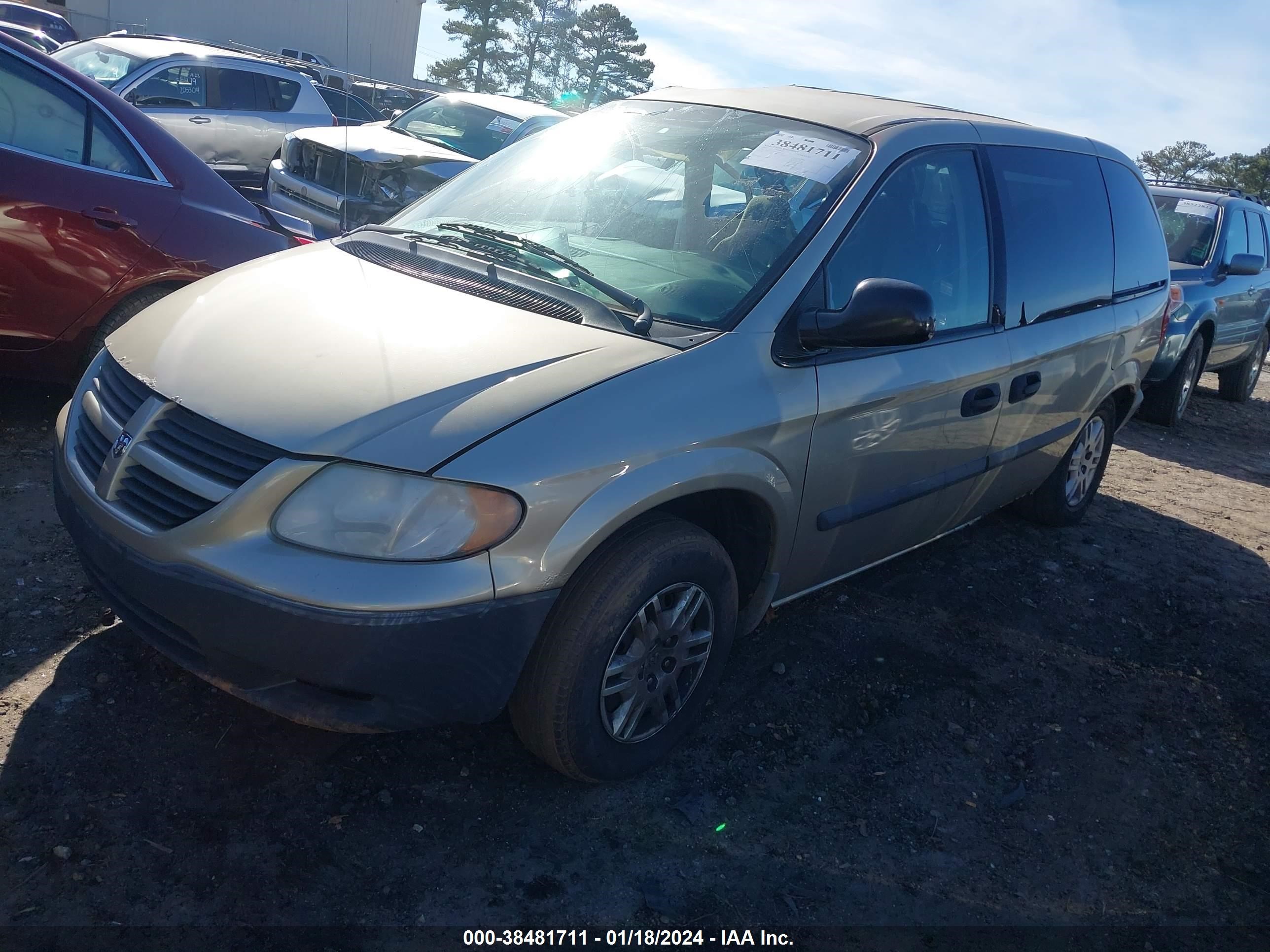 Photo 1 VIN: 1D4GP25E25B326861 - DODGE CARAVAN 