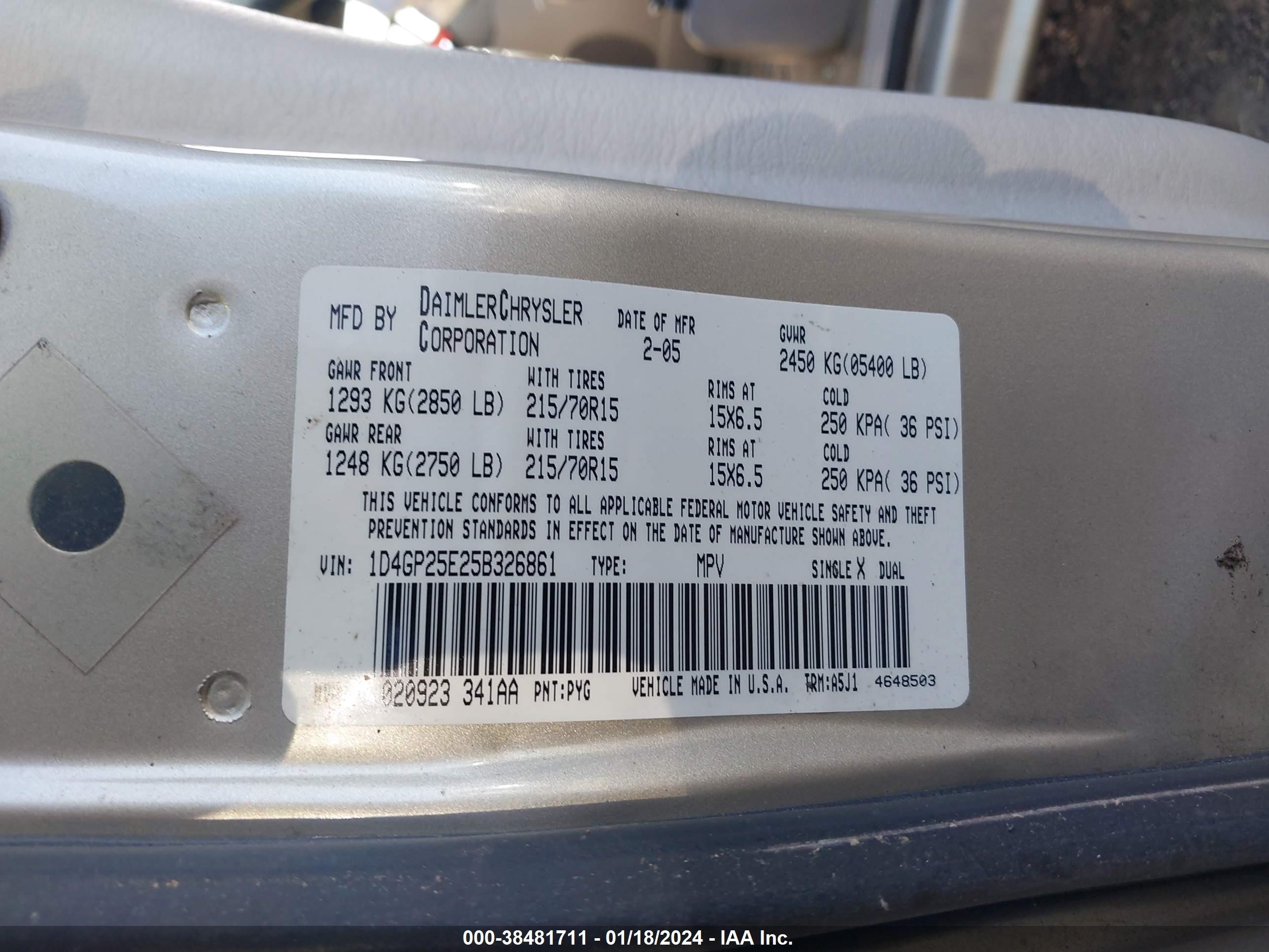 Photo 8 VIN: 1D4GP25E25B326861 - DODGE CARAVAN 