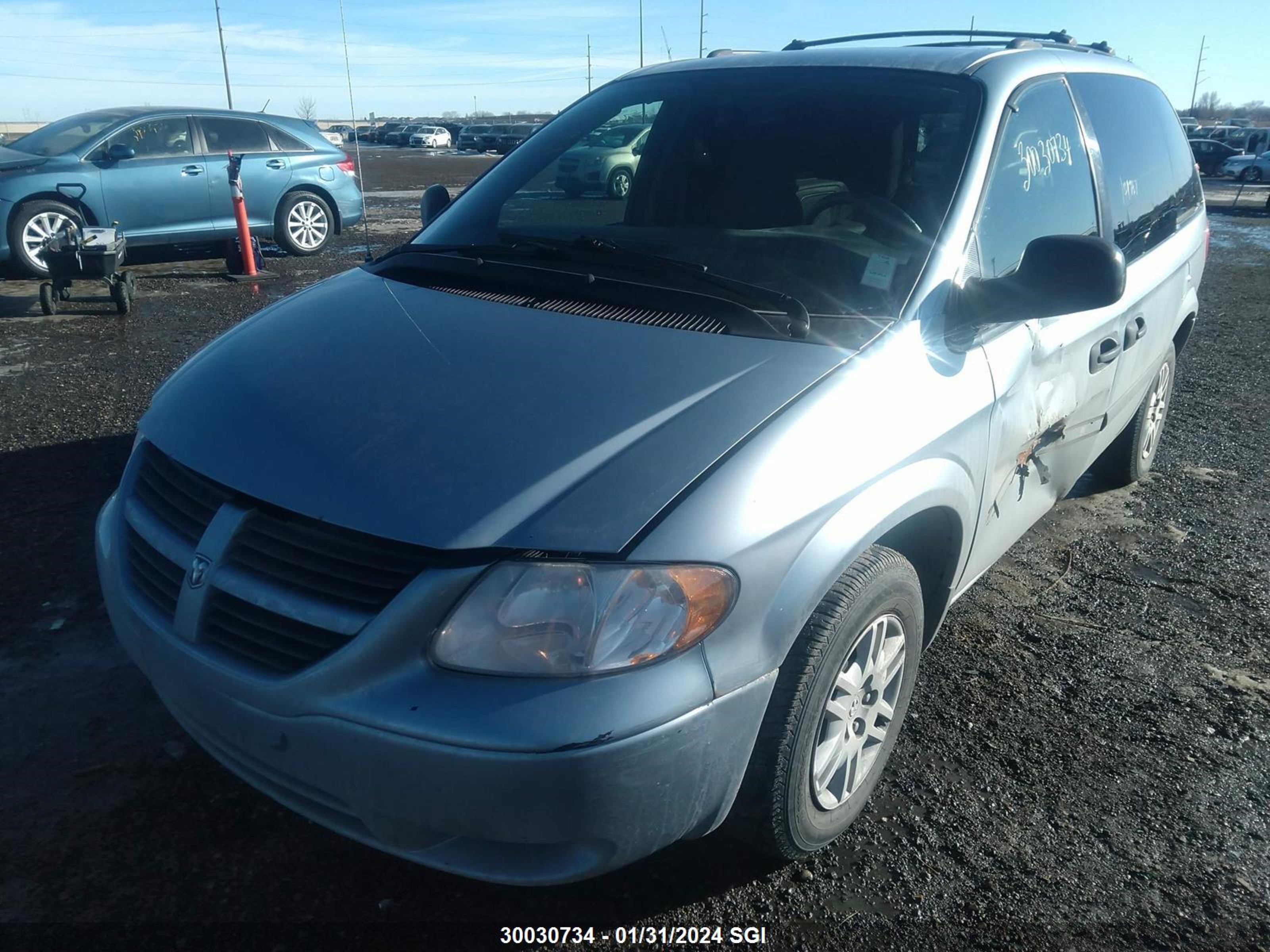 Photo 1 VIN: 1D4GP25R05B172623 - DODGE CARAVAN 