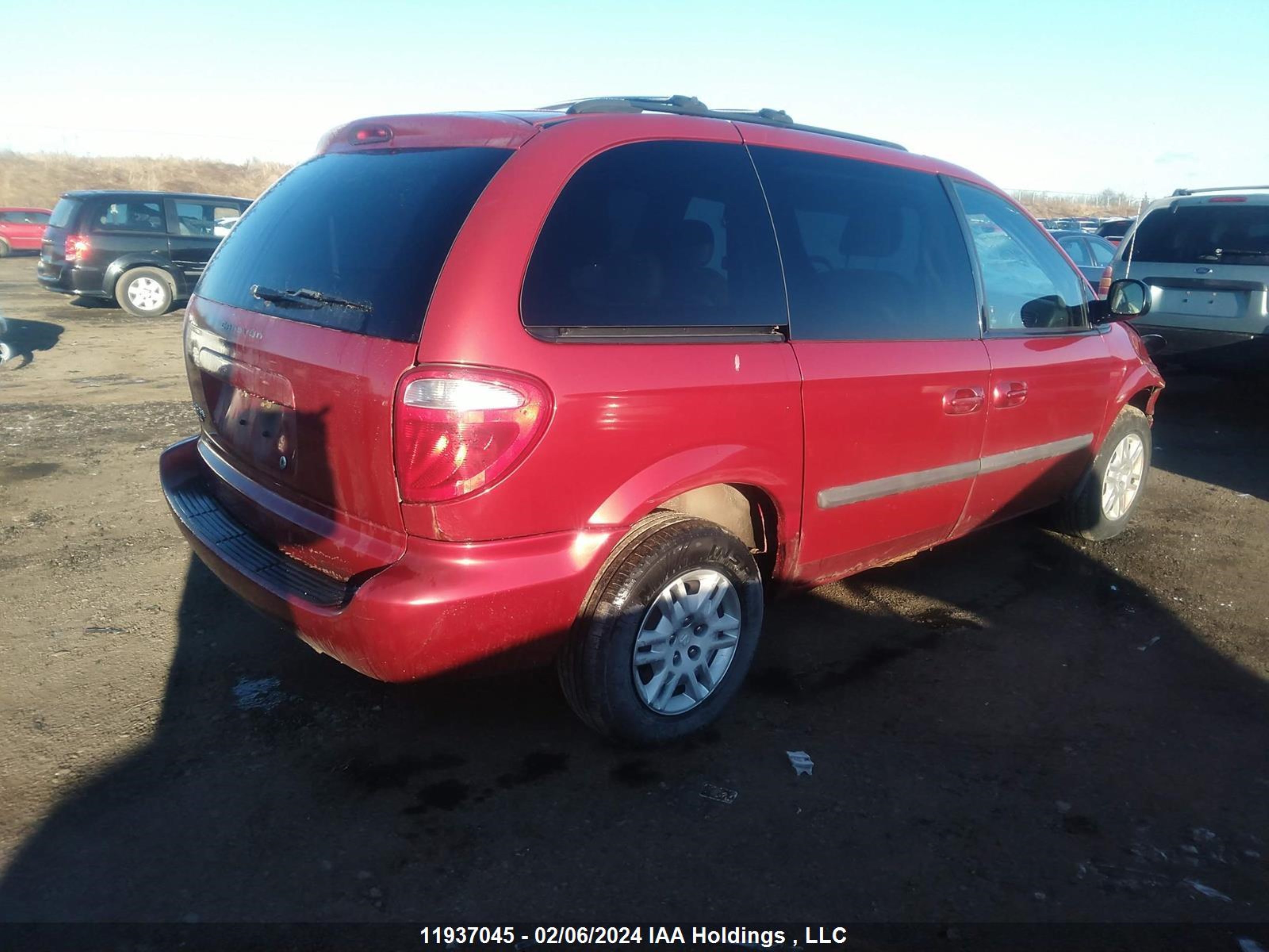 Photo 3 VIN: 1D4GP25R27B124124 - DODGE CARAVAN 