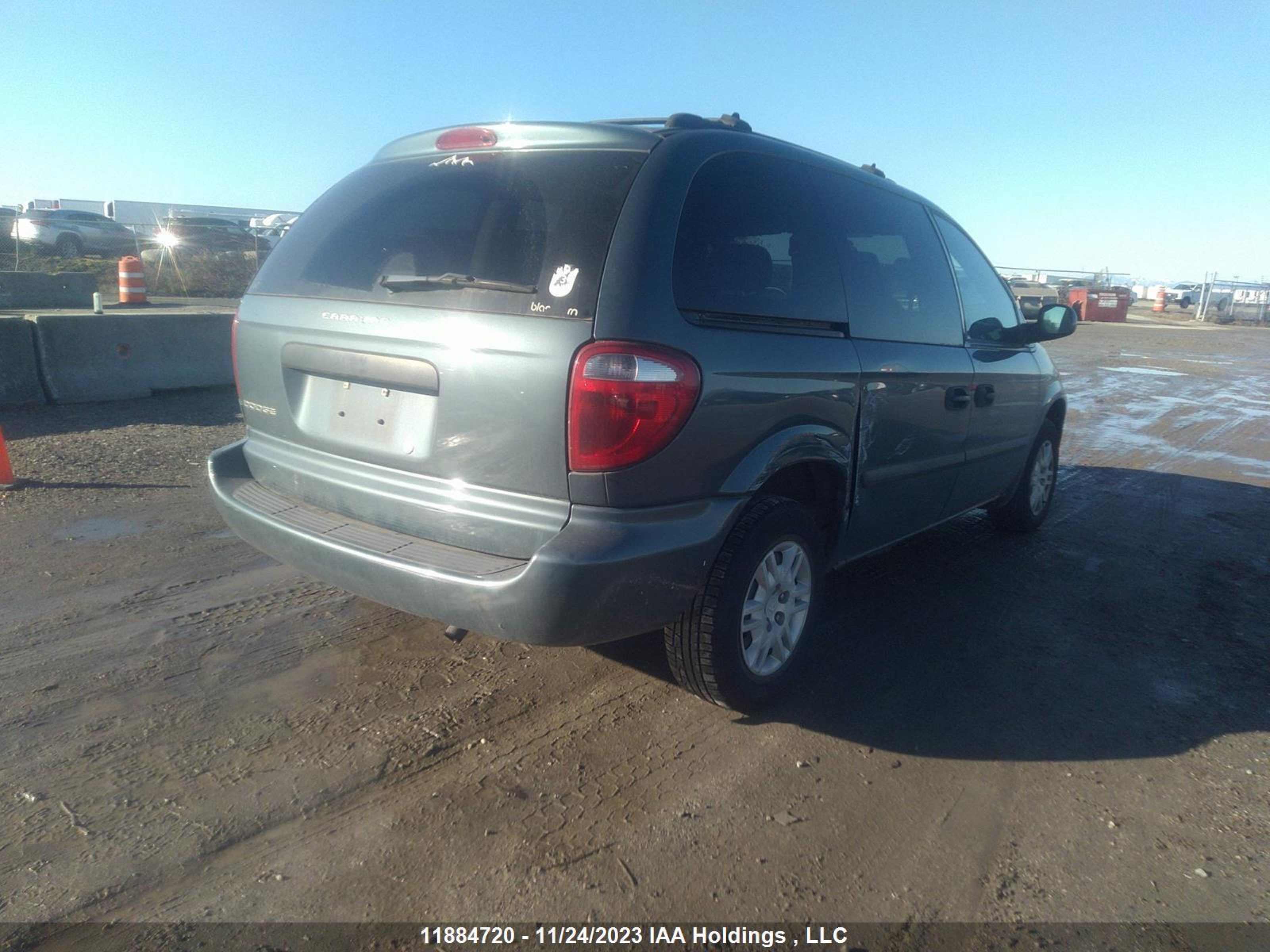 Photo 3 VIN: 1D4GP25R65B241167 - DODGE CARAVAN 