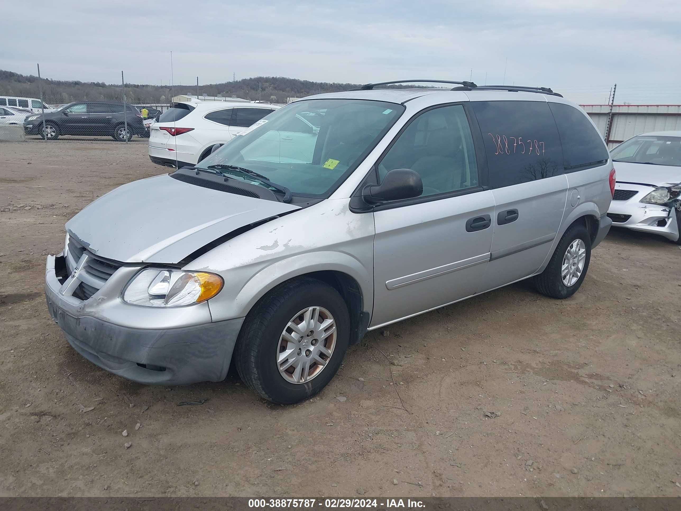 Photo 1 VIN: 1D4GP25R67B238952 - DODGE CARAVAN 