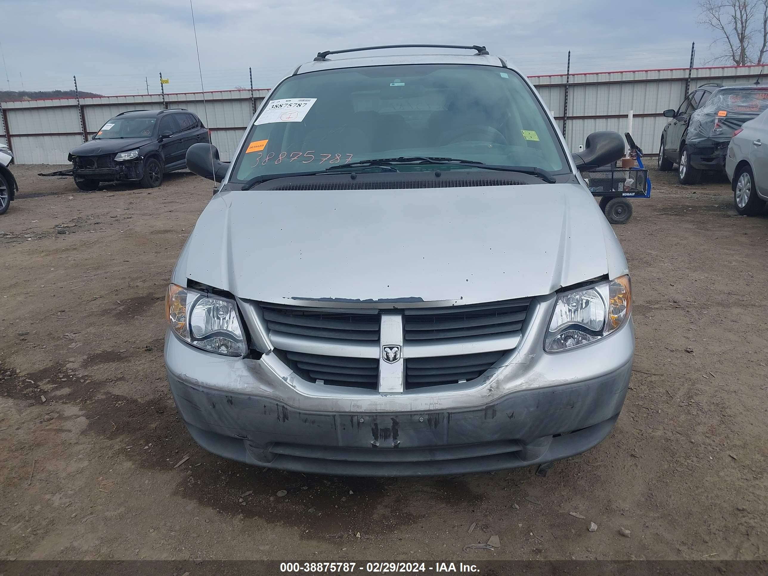 Photo 11 VIN: 1D4GP25R67B238952 - DODGE CARAVAN 