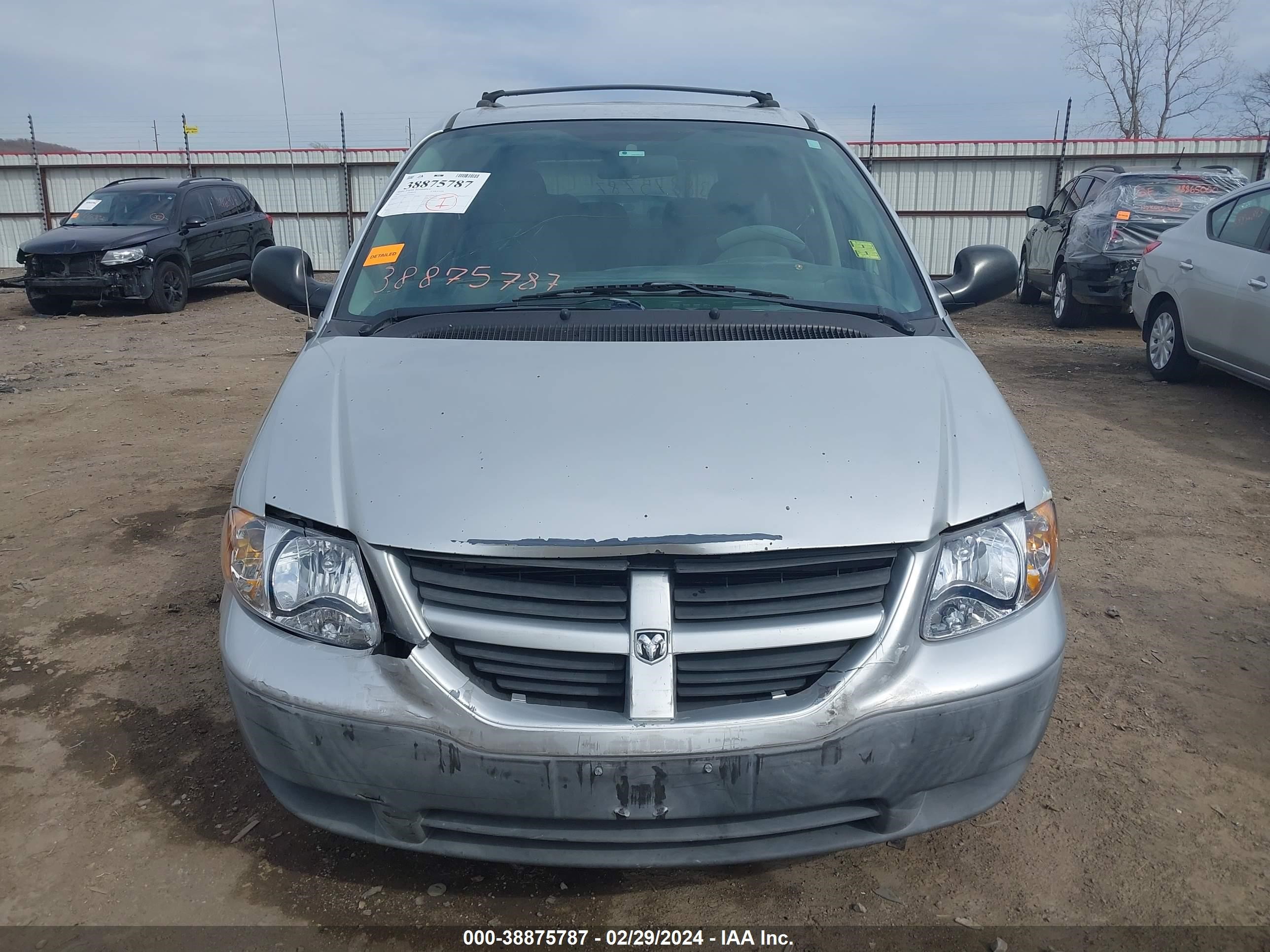 Photo 5 VIN: 1D4GP25R67B238952 - DODGE CARAVAN 