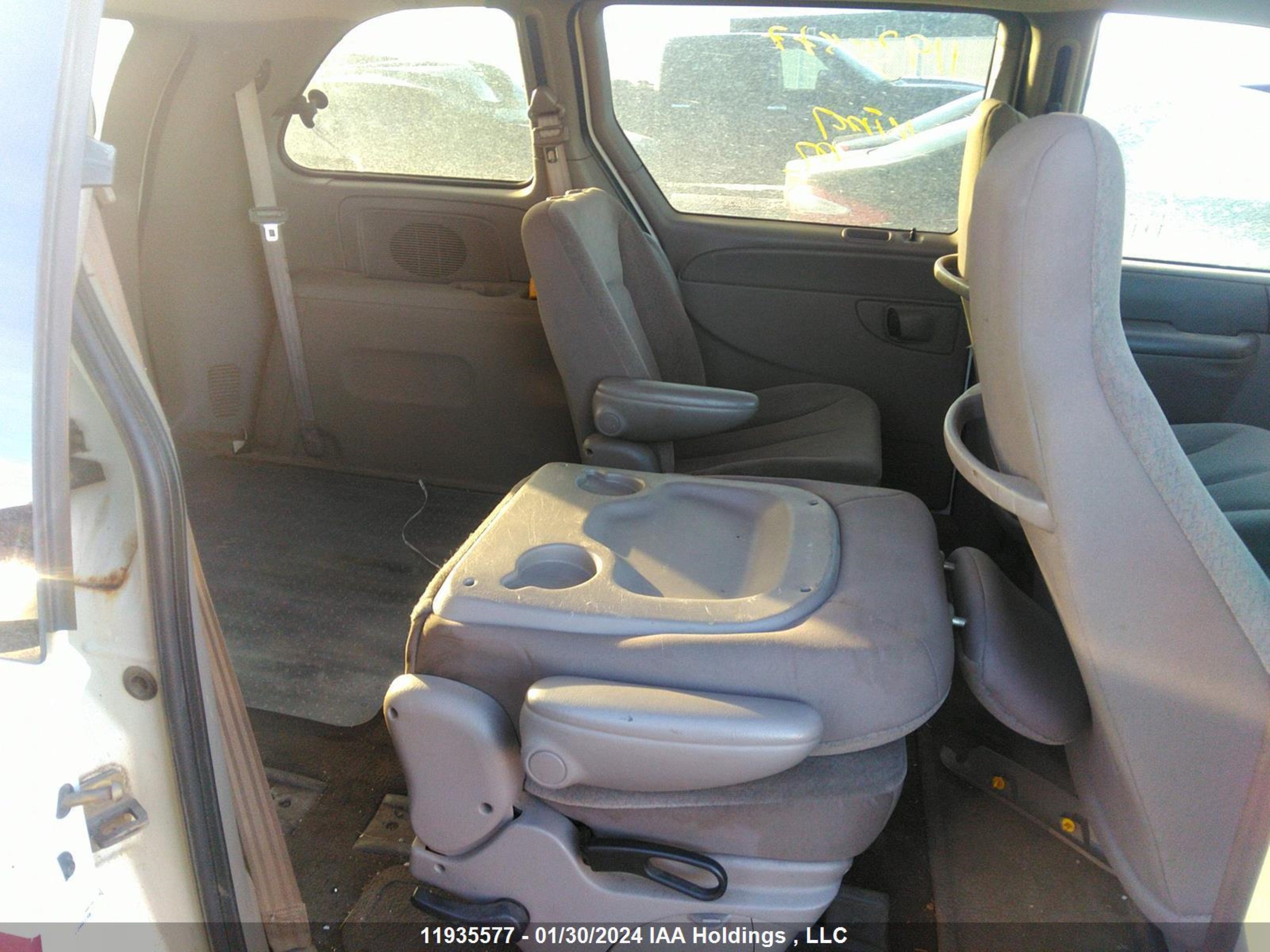 Photo 7 VIN: 1D4GP25R73B130432 - DODGE CARAVAN 