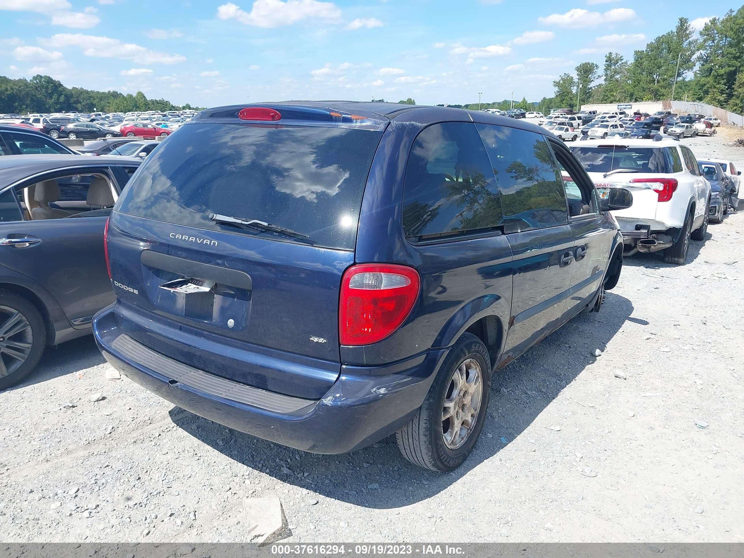 Photo 3 VIN: 1D4GP25RX3B278011 - DODGE CARAVAN 