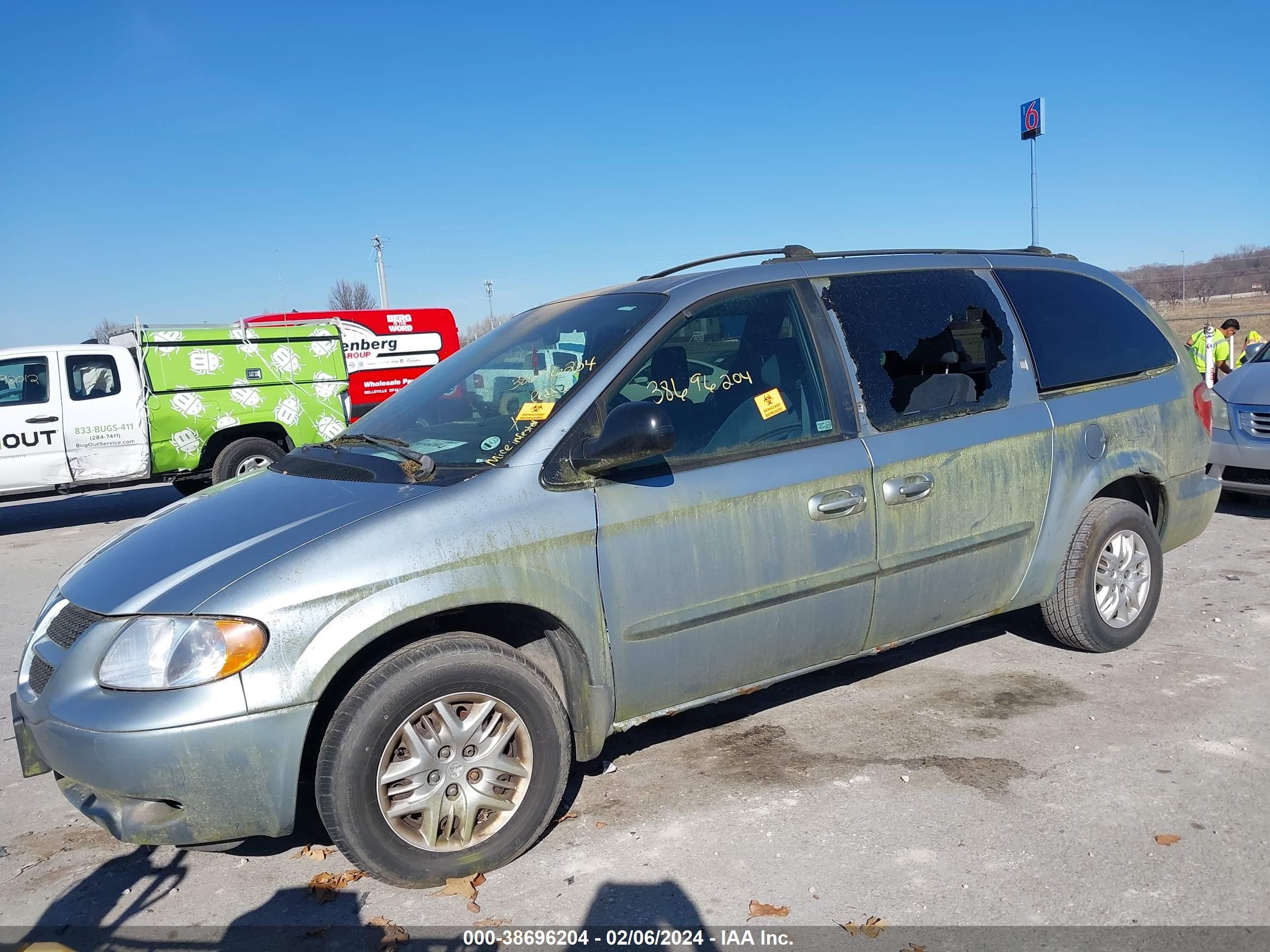 Photo 1 VIN: 1D4GP44343B290938 - DODGE CARAVAN 